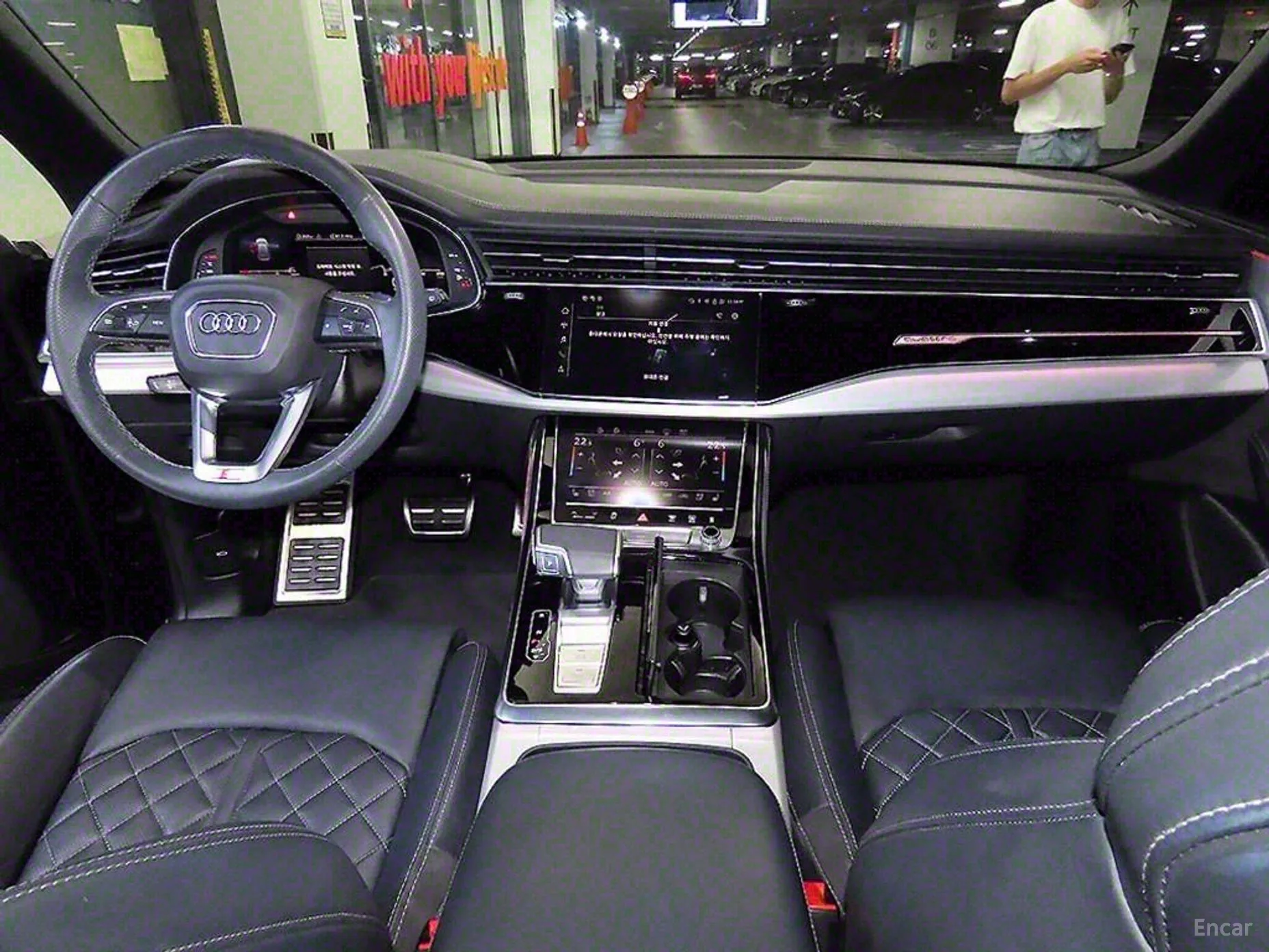 Audi Q8 (4M) превью 10