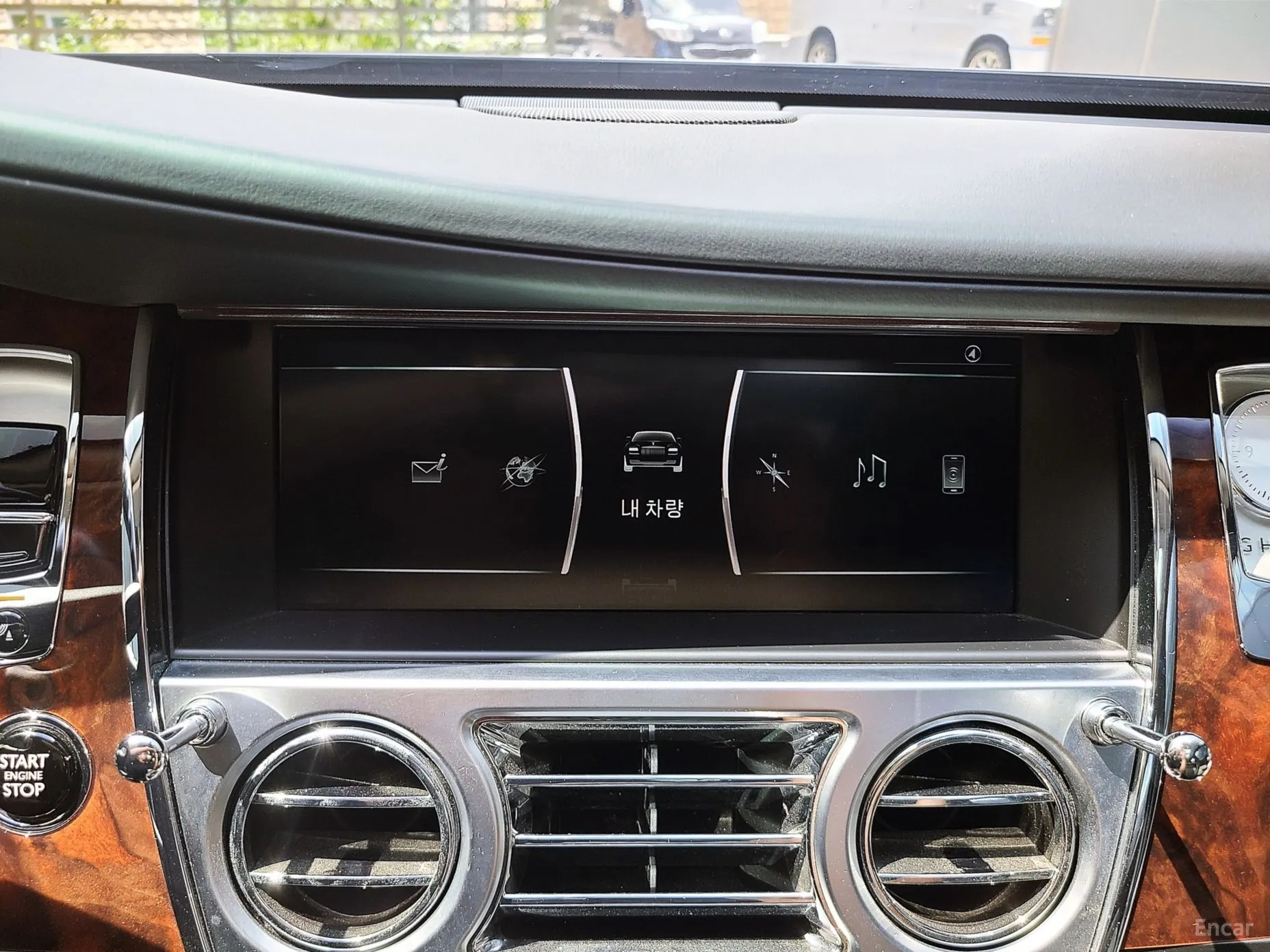 Rolls-Royce Ghost превью 11