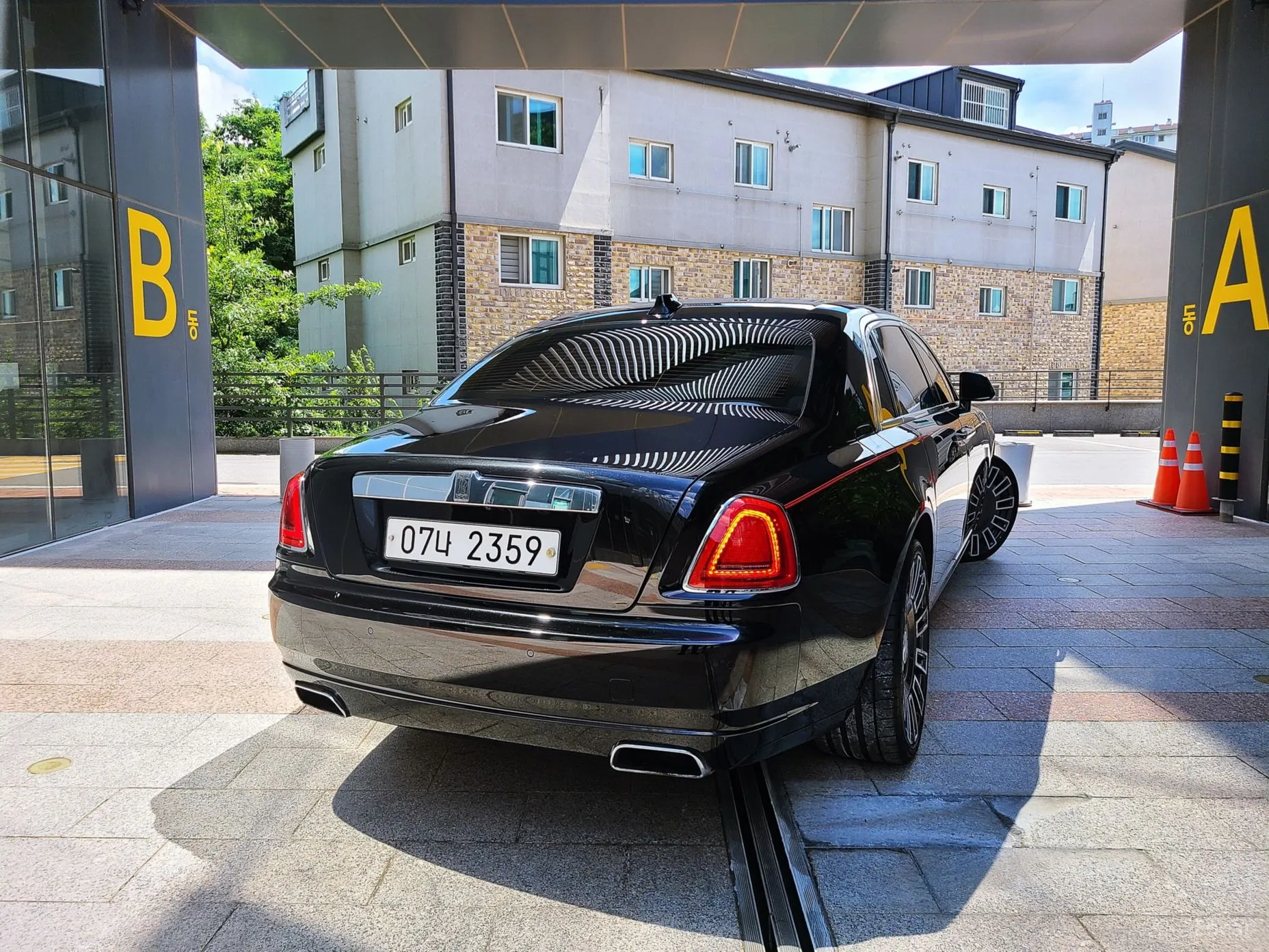 Rolls-Royce Ghost превью 3