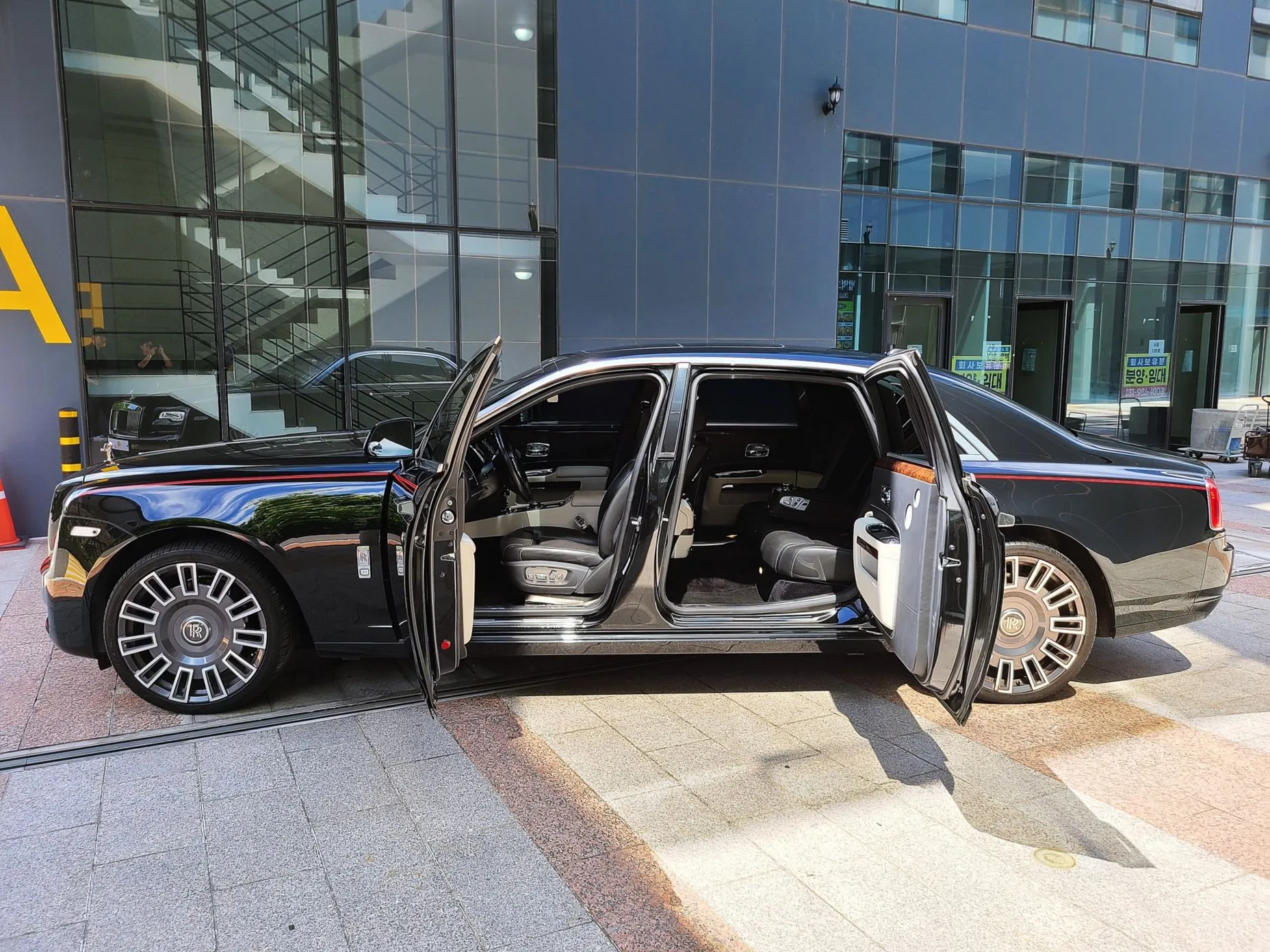 Rolls-Royce Ghost превью 4