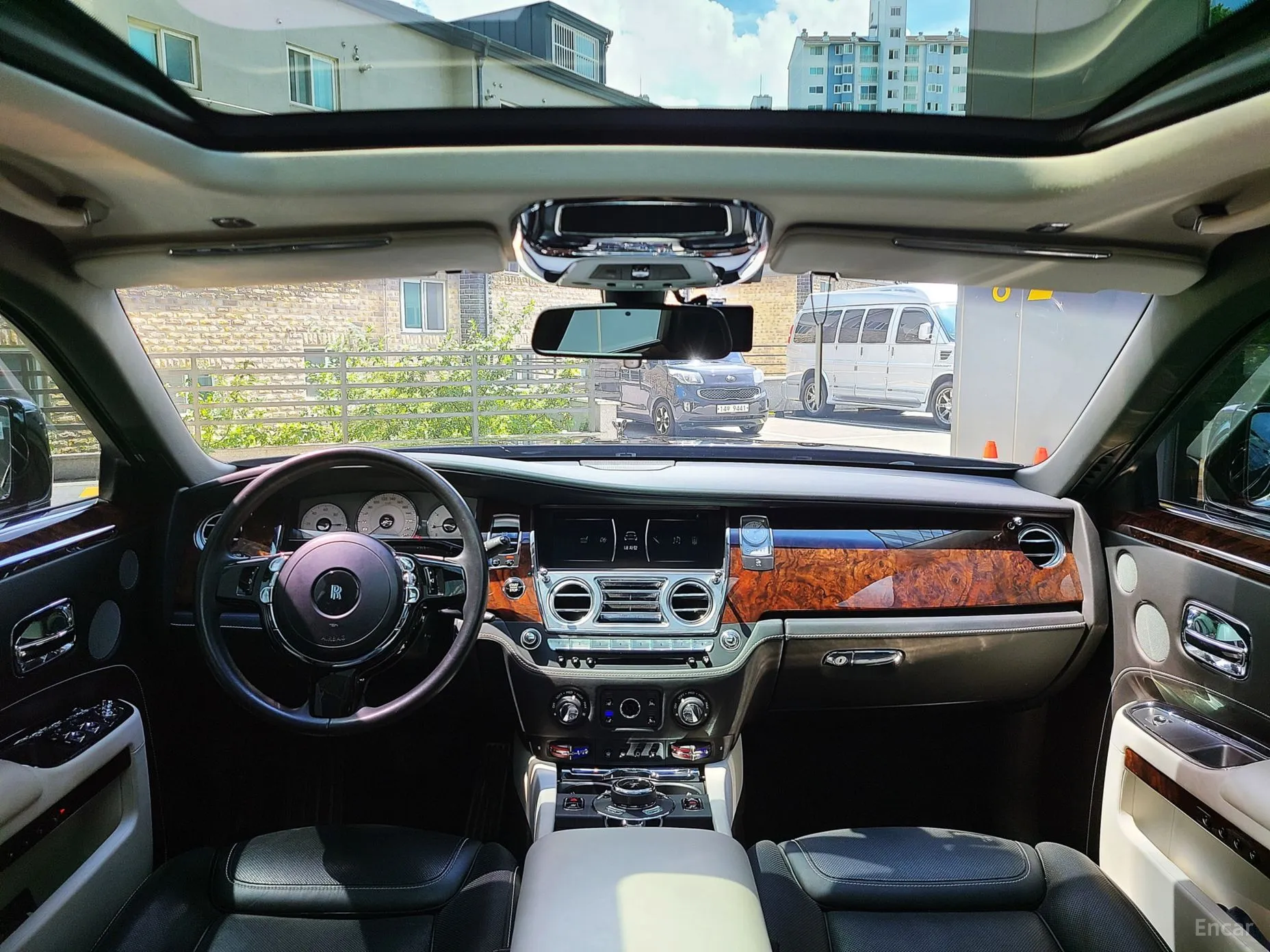 Rolls-Royce Ghost превью 6