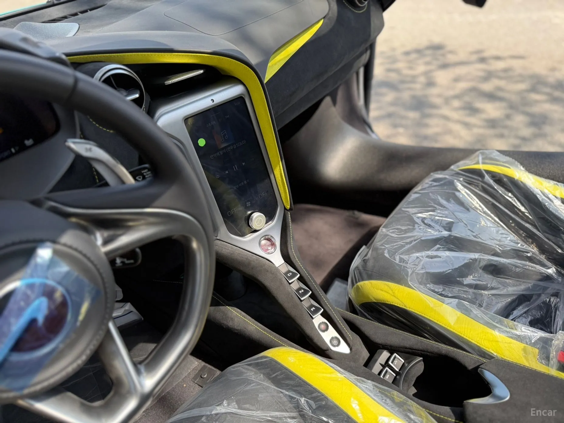 McLaren 750S превью 11