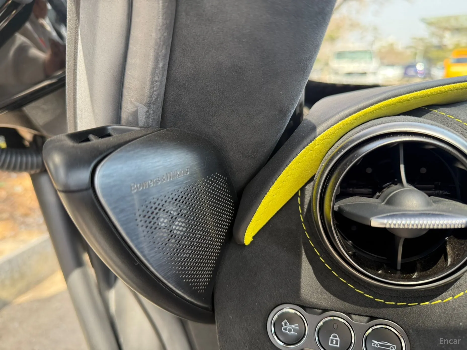 McLaren 750S превью 17