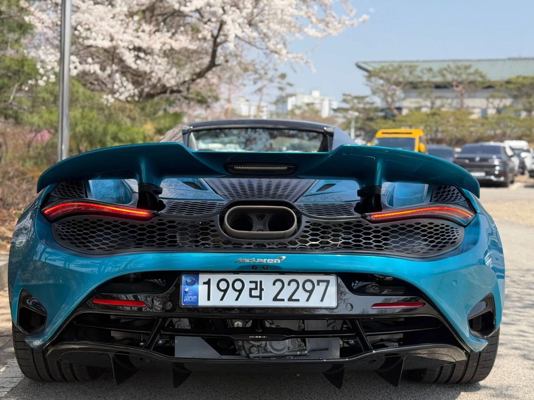 McLaren 750S превью 4