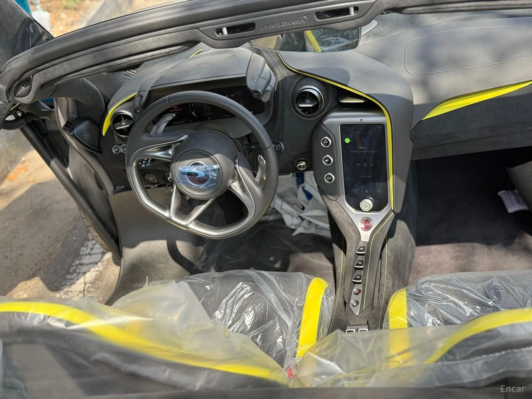 McLaren 750S превью 9