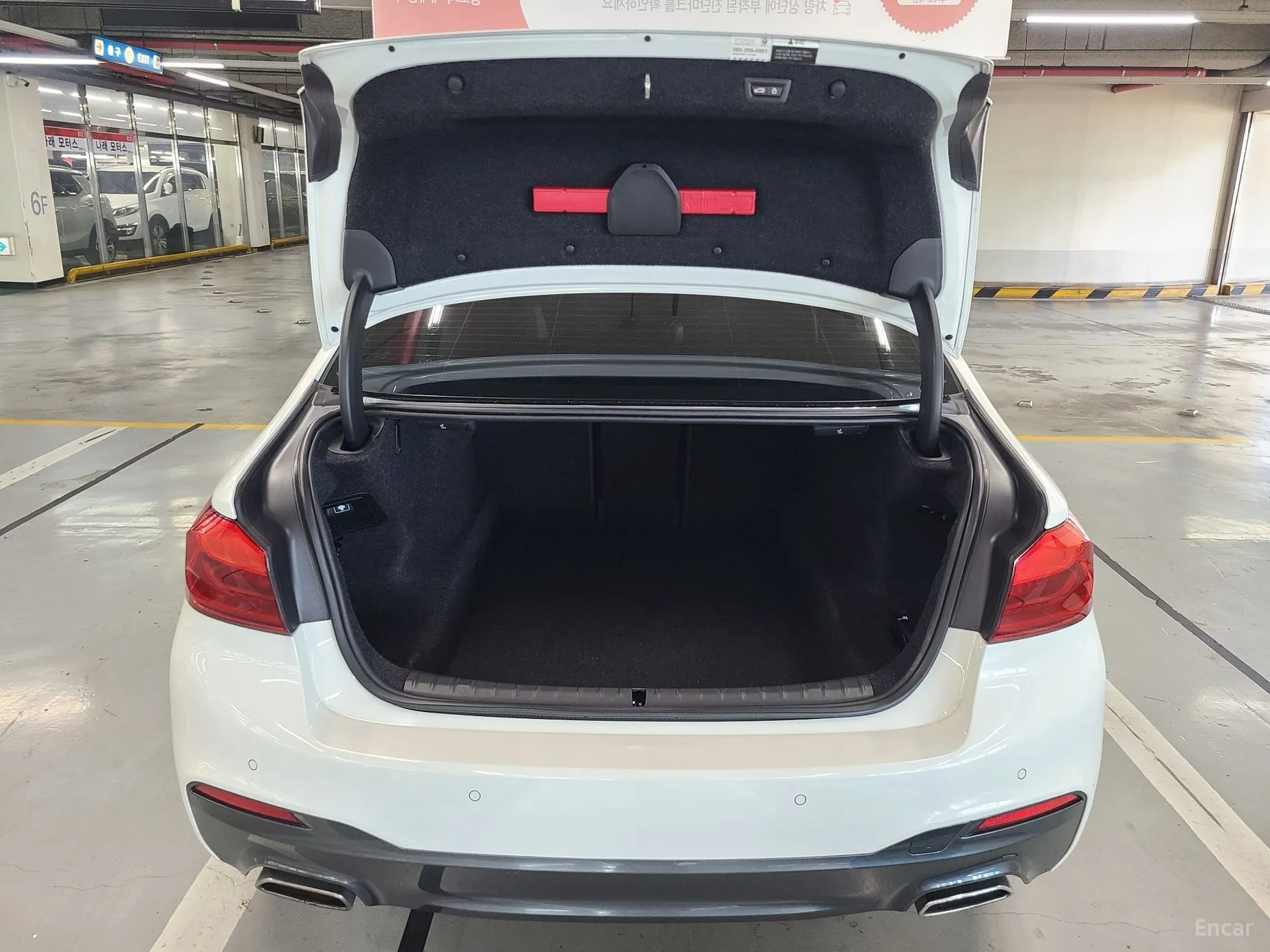 BMW 5 Series (G30) превью 4