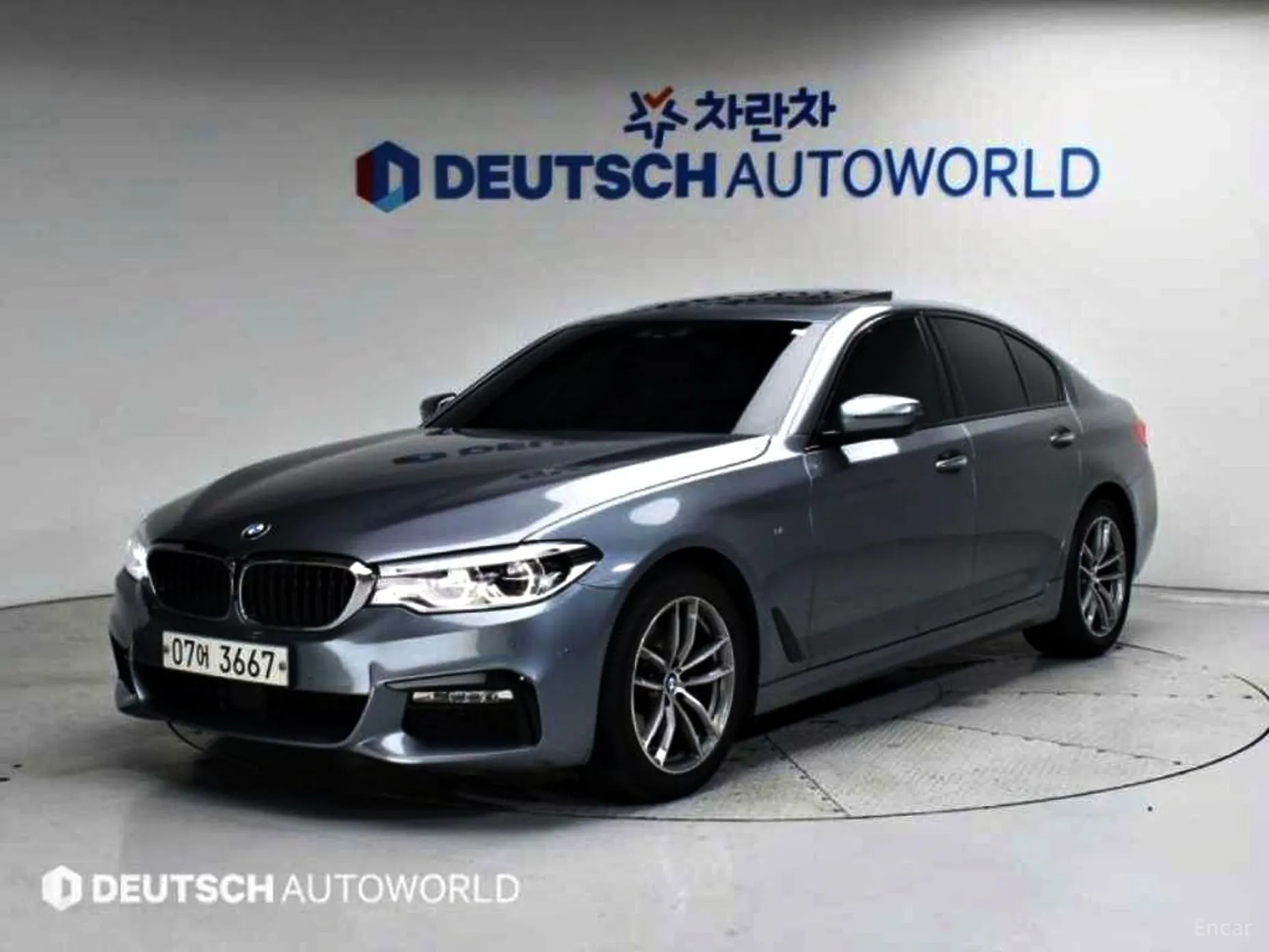 BMW 5 Series (G30) превью 4