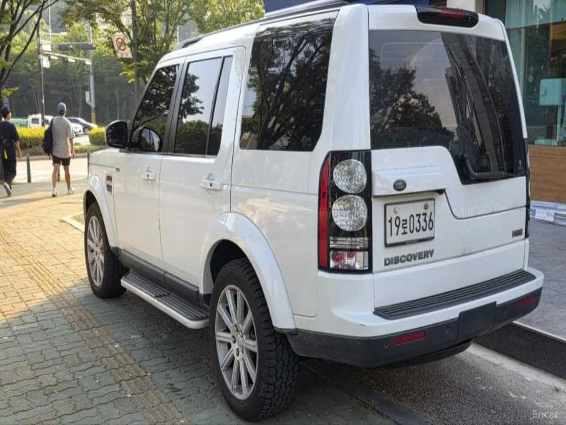 Land Rover Discovery 4 превью 3