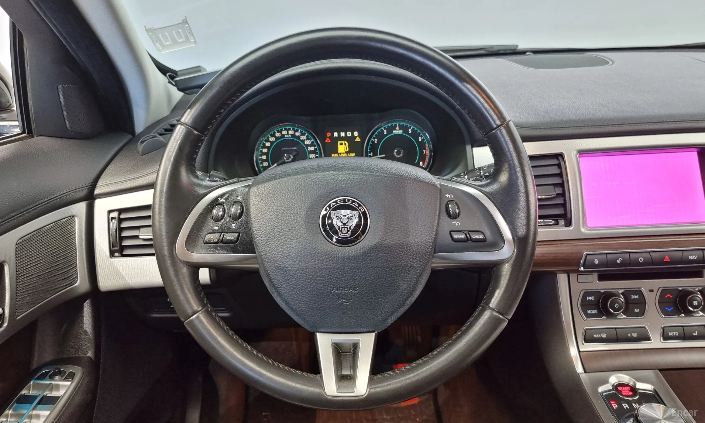 Jaguar New XF превью 13