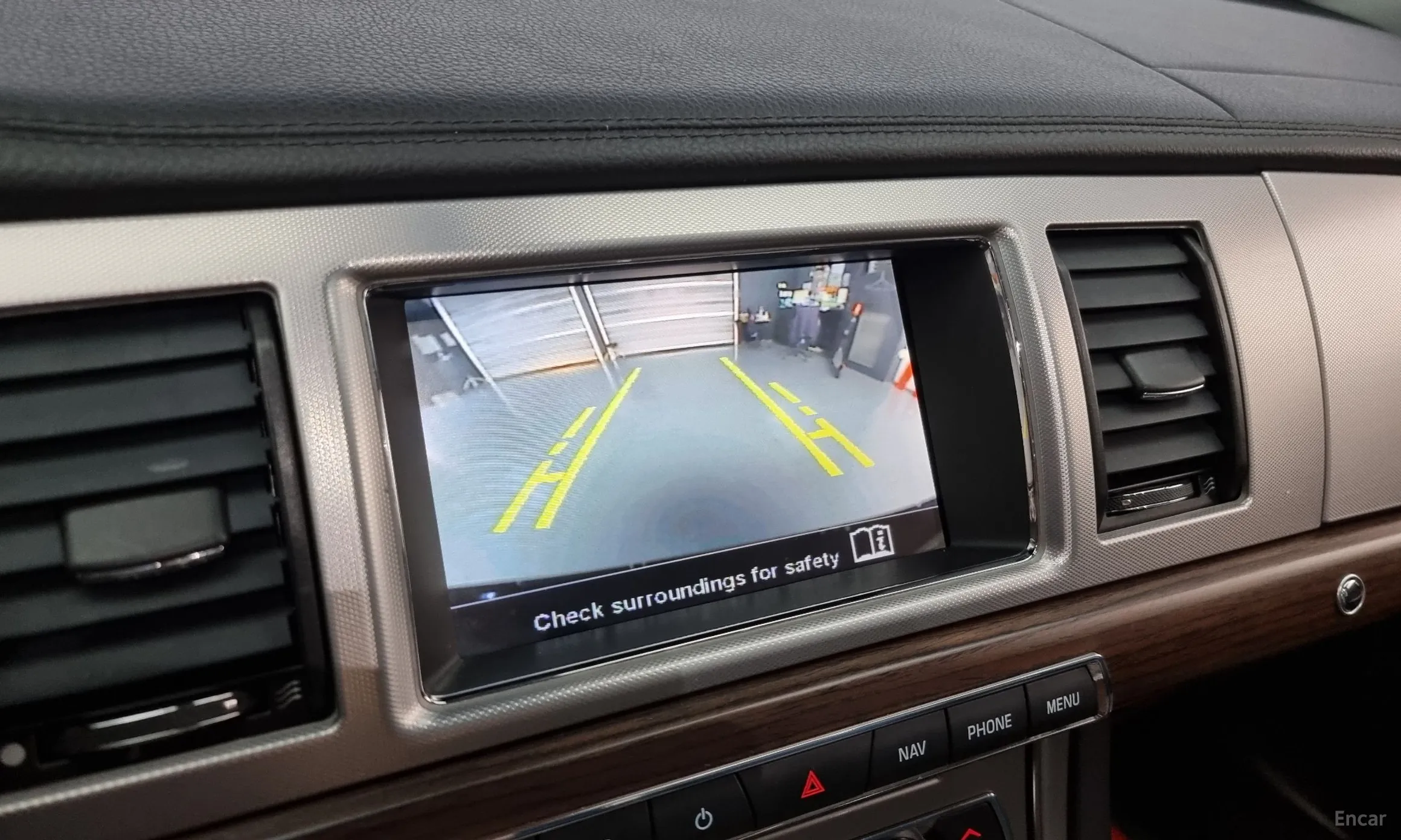 Jaguar New XF превью 16