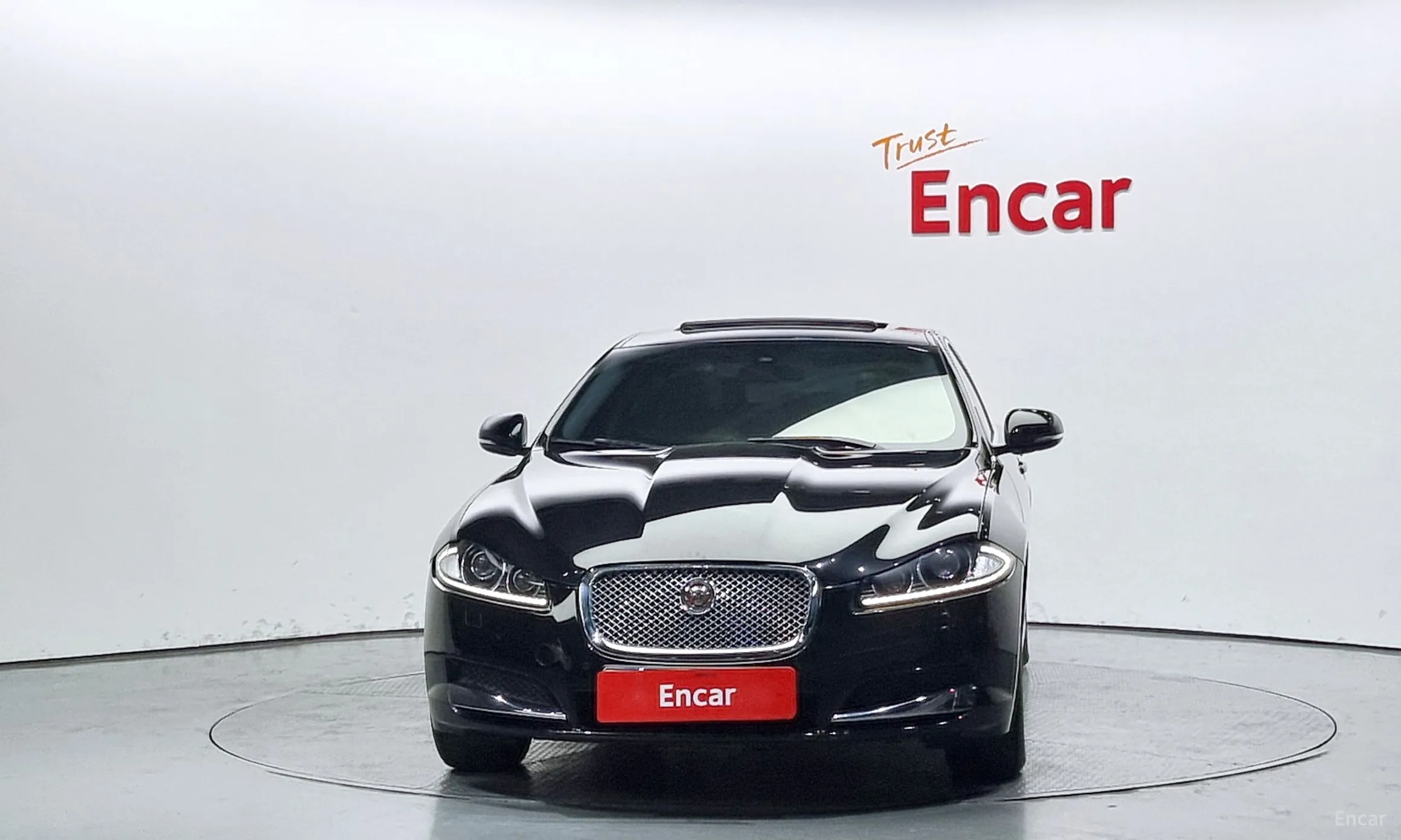 Jaguar New XF превью 3