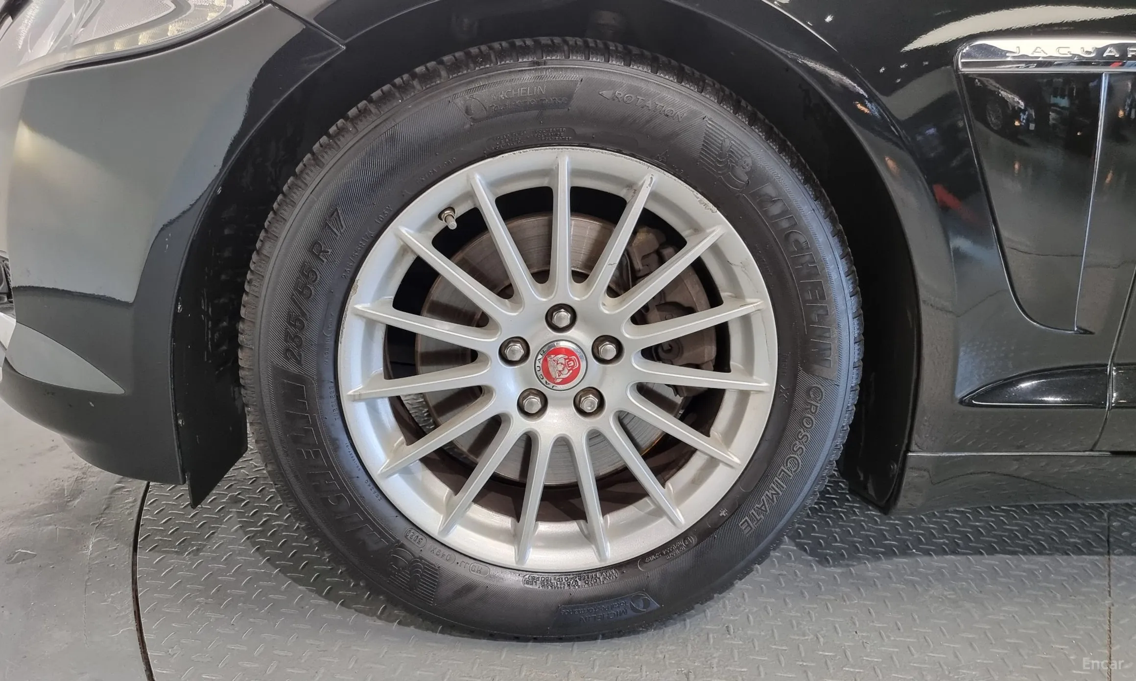 Jaguar New XF превью 5