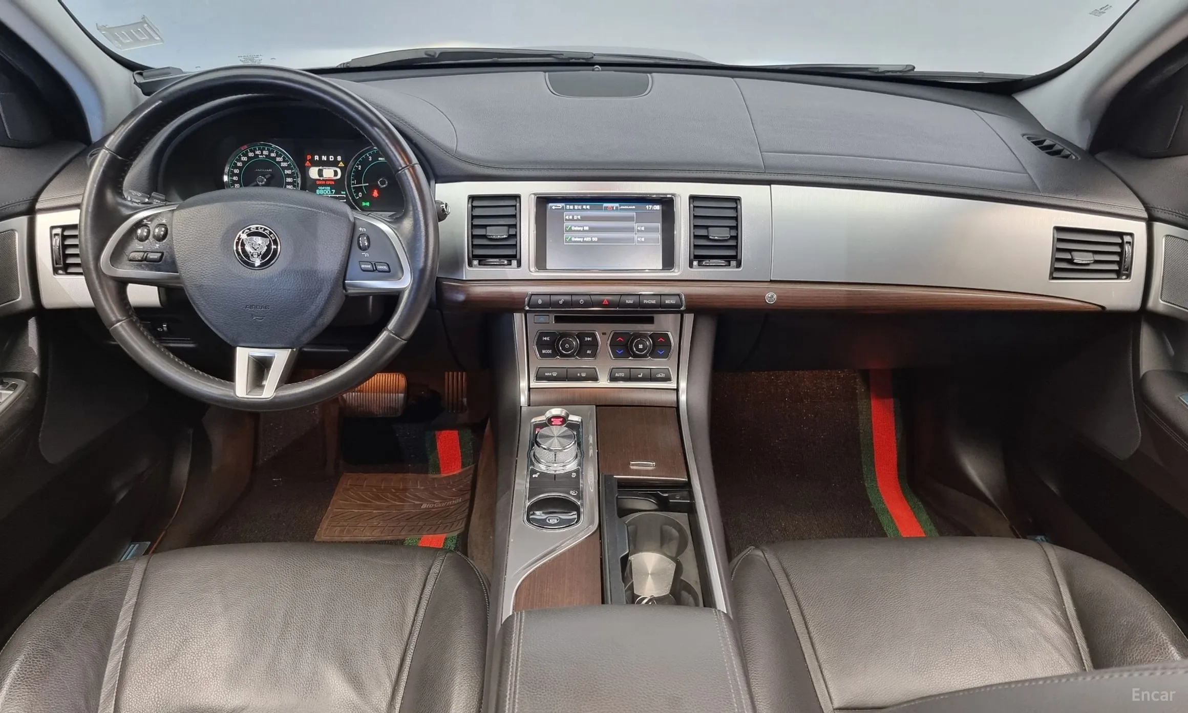 Jaguar New XF превью 7