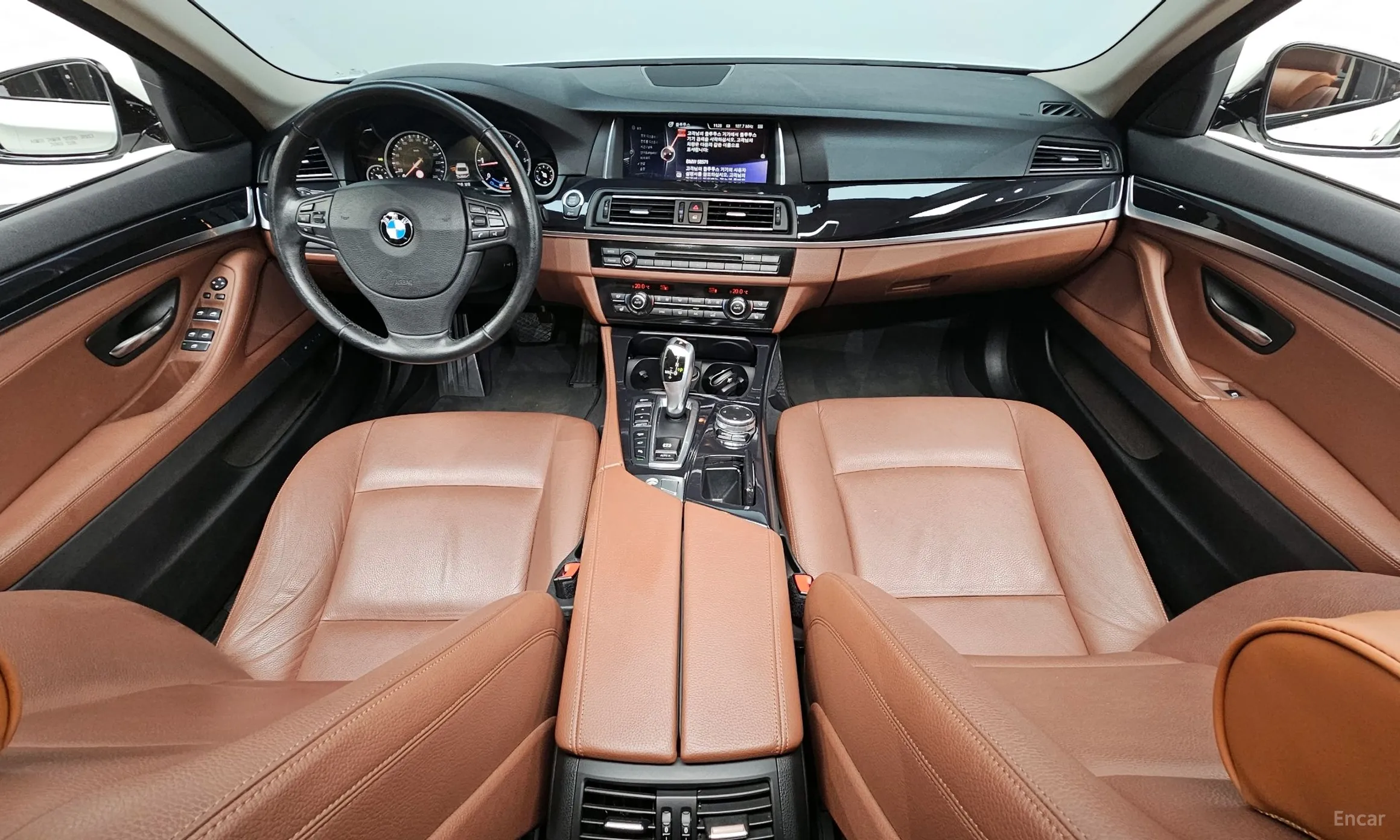 BMW 5 Series (F10) превью 4