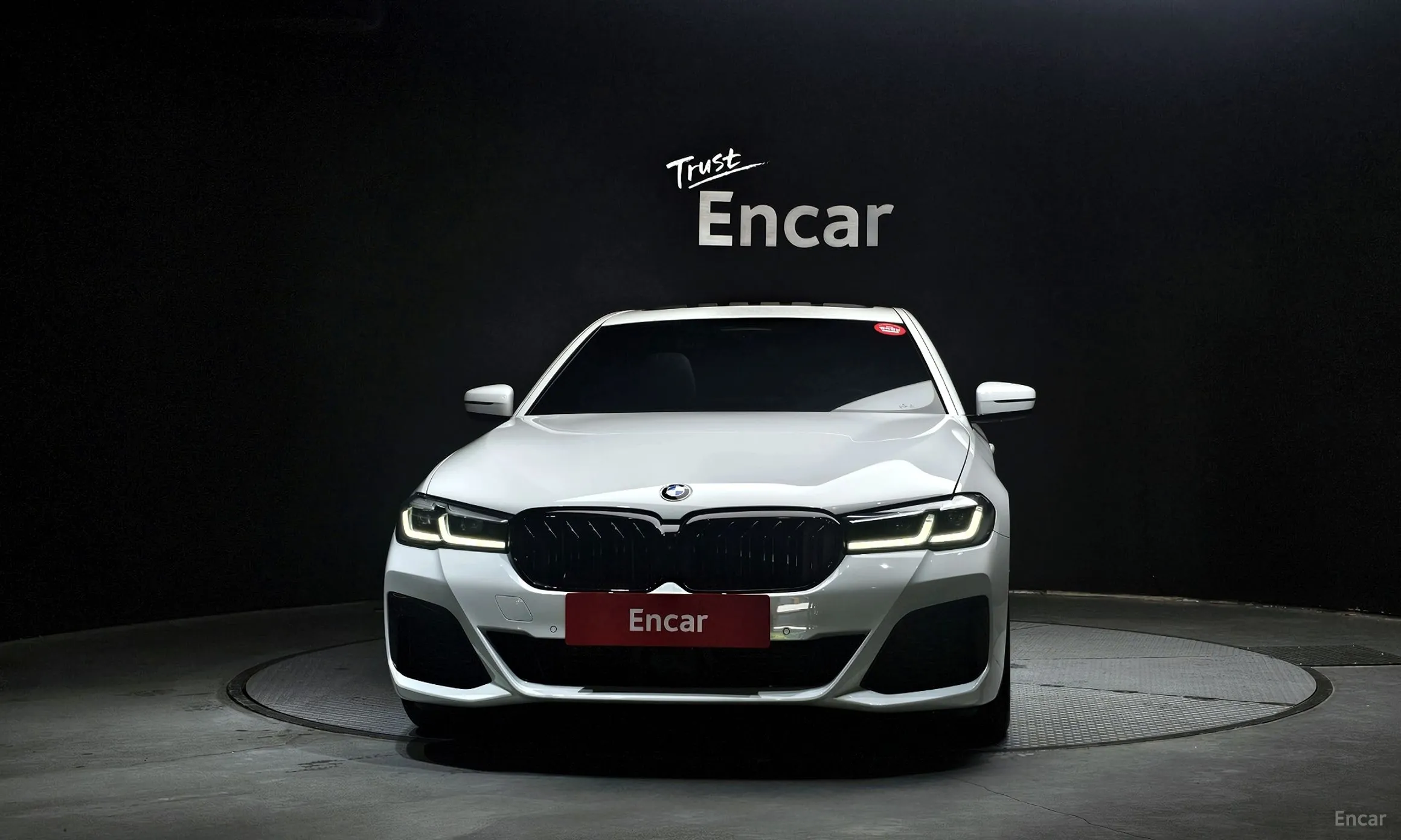 BMW 5 Series (G30) превью 2