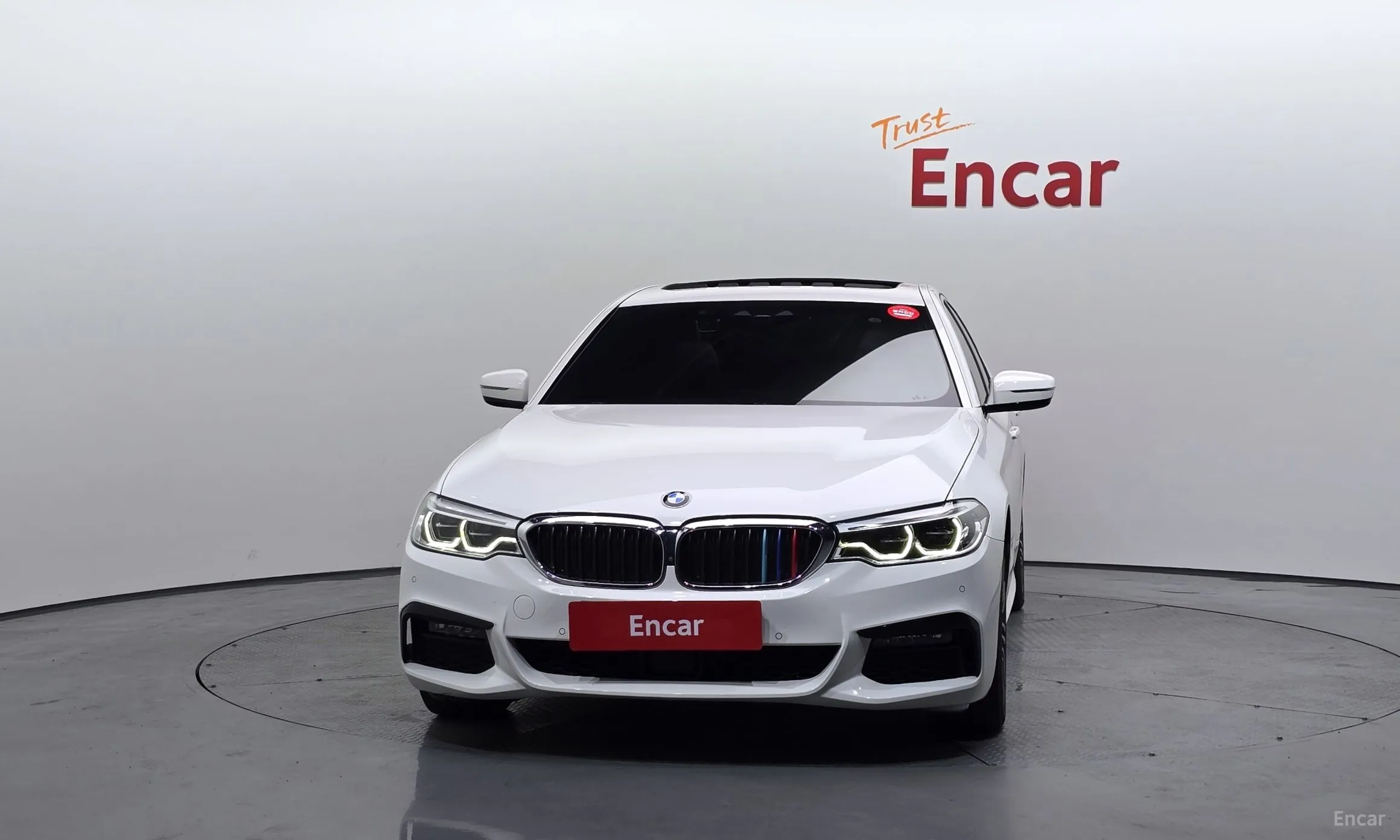 BMW 5 Series (G30) превью 2