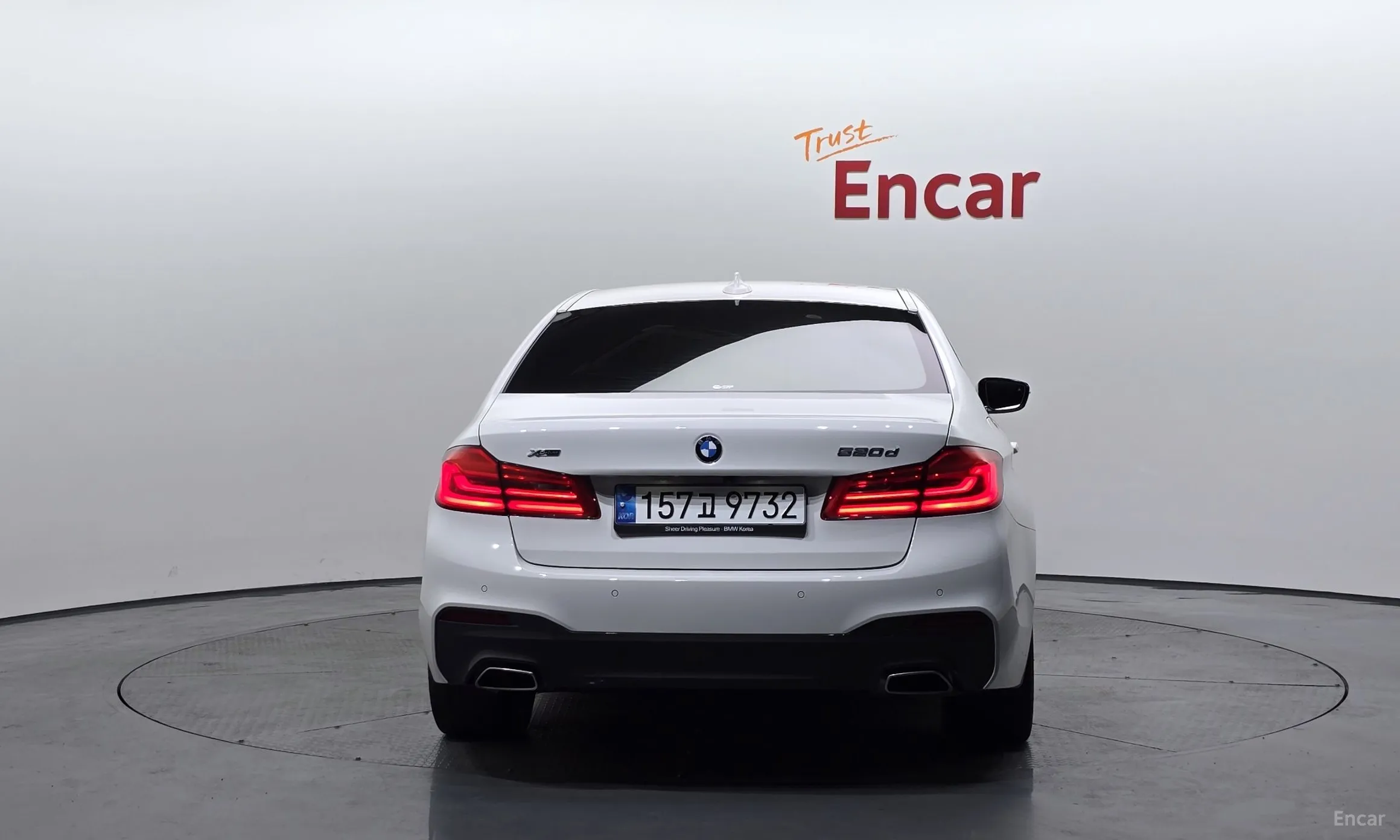 BMW 5 Series (G30) превью 3