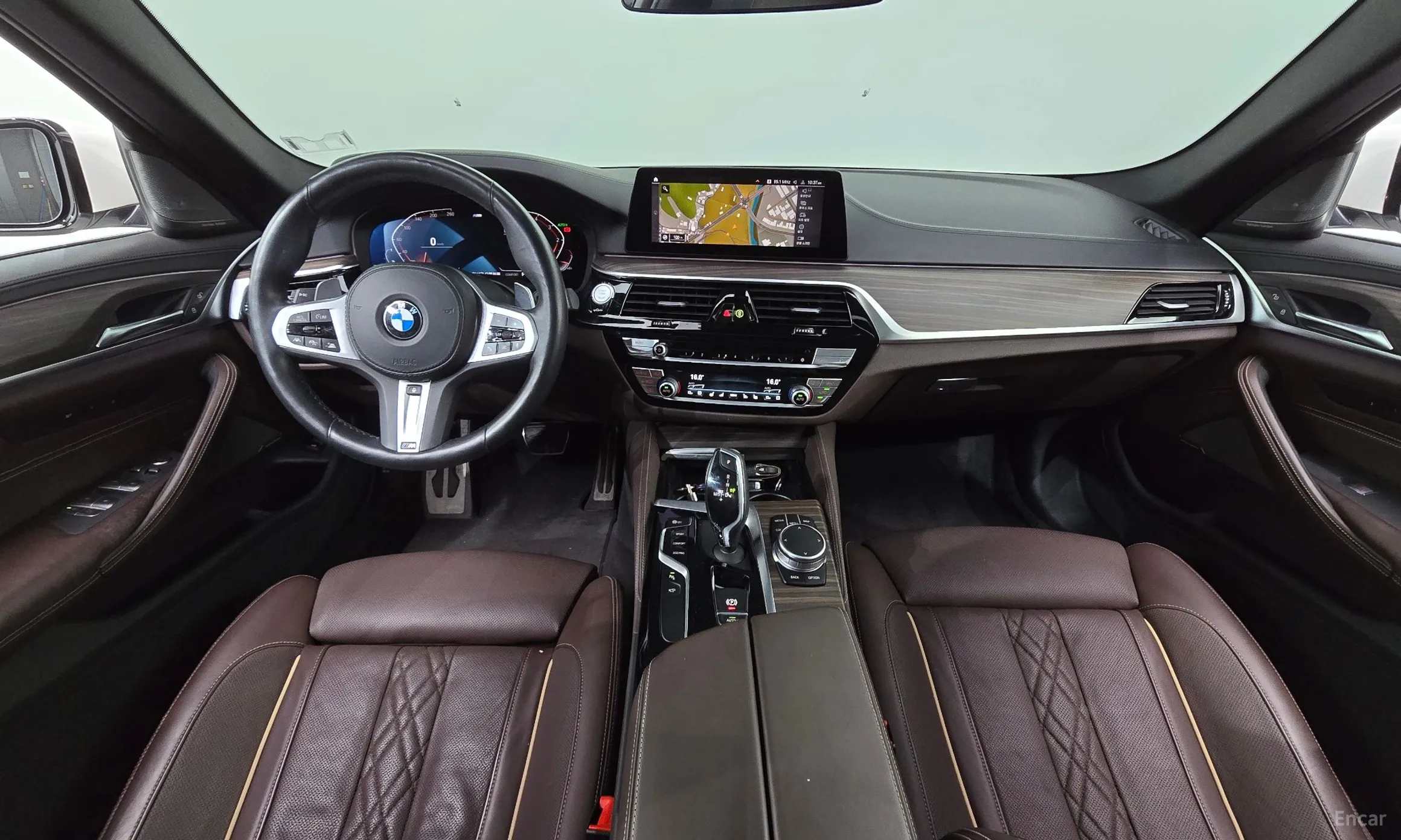 BMW 5 Series (G30) превью 4