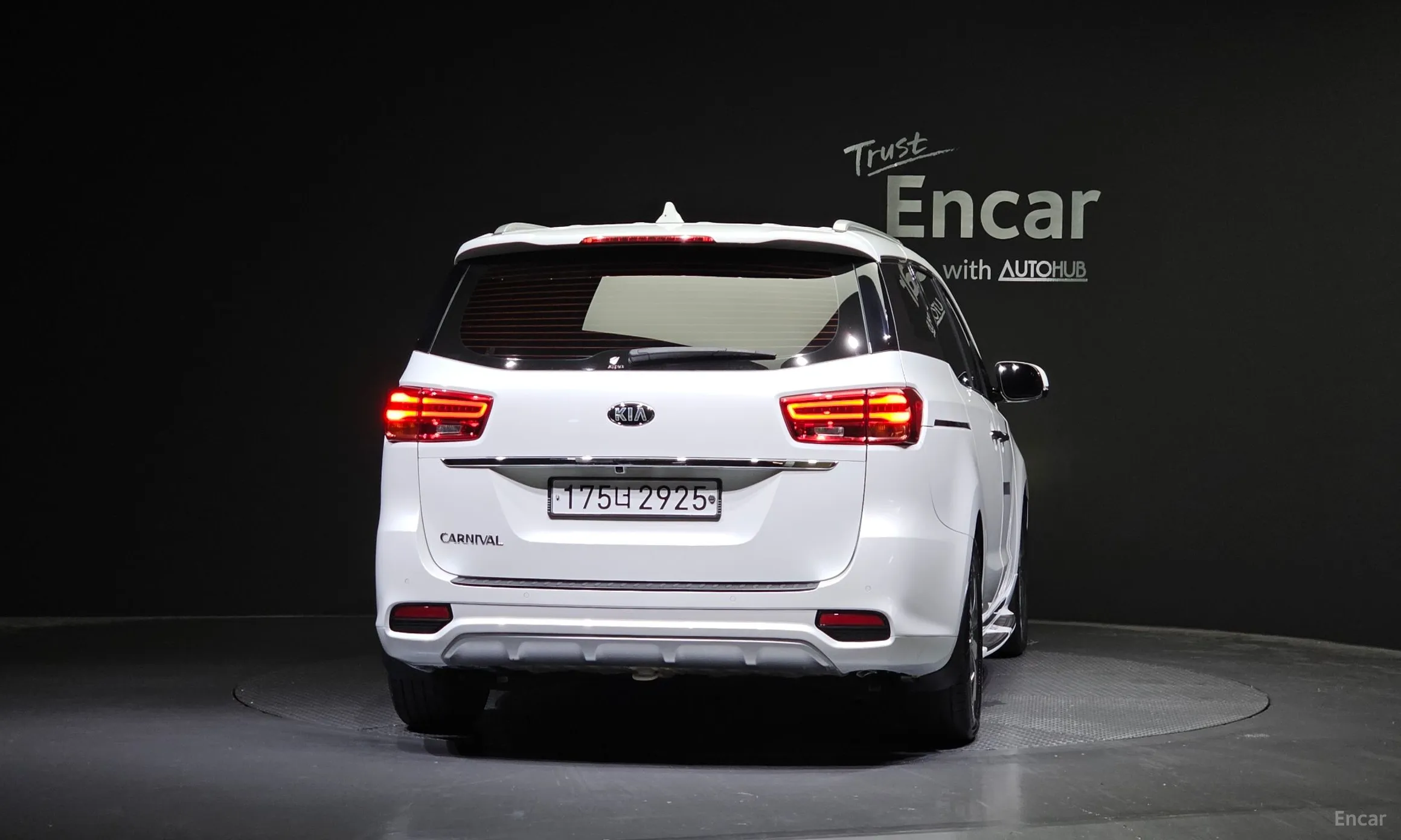 Kia Carnival превью 3