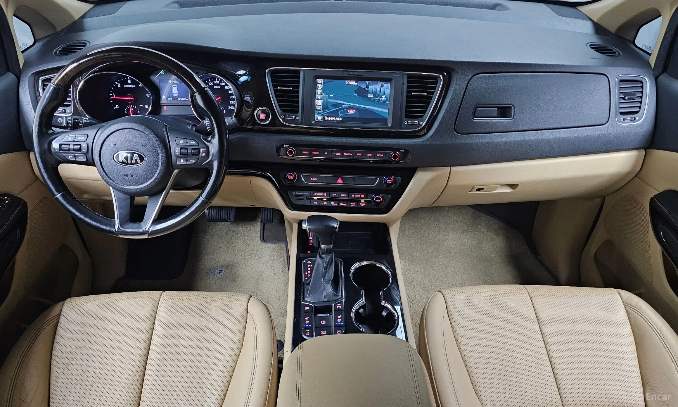 Kia Carnival превью 4
