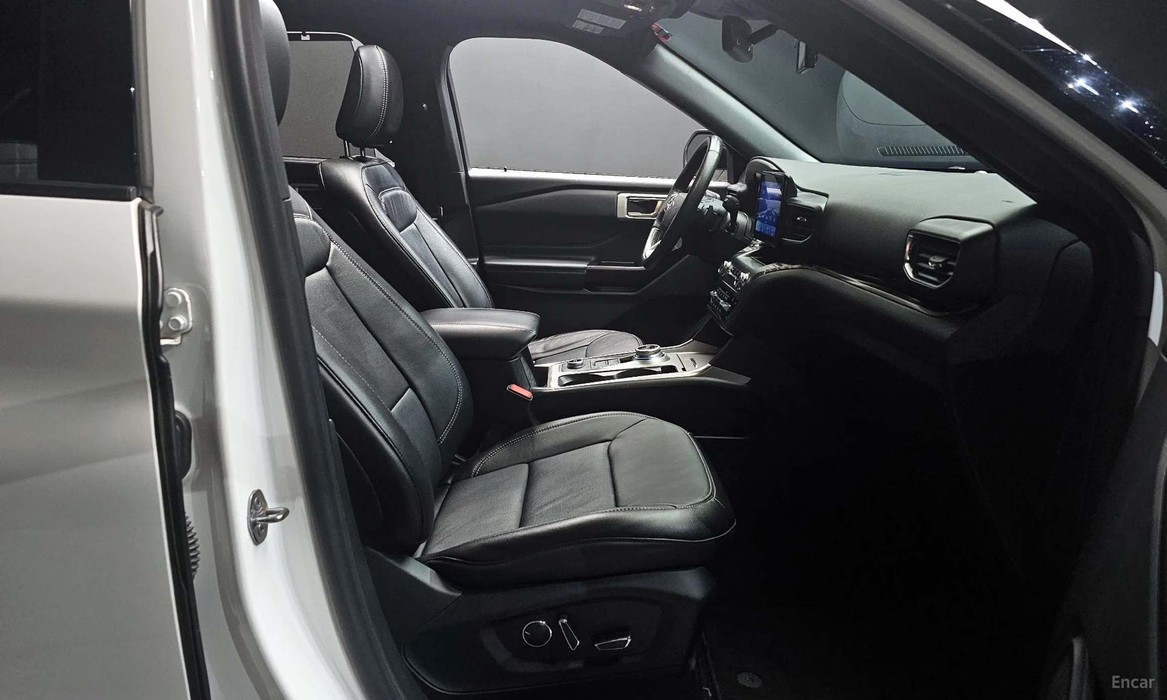 Ford Explorer 6th Generation превью 11