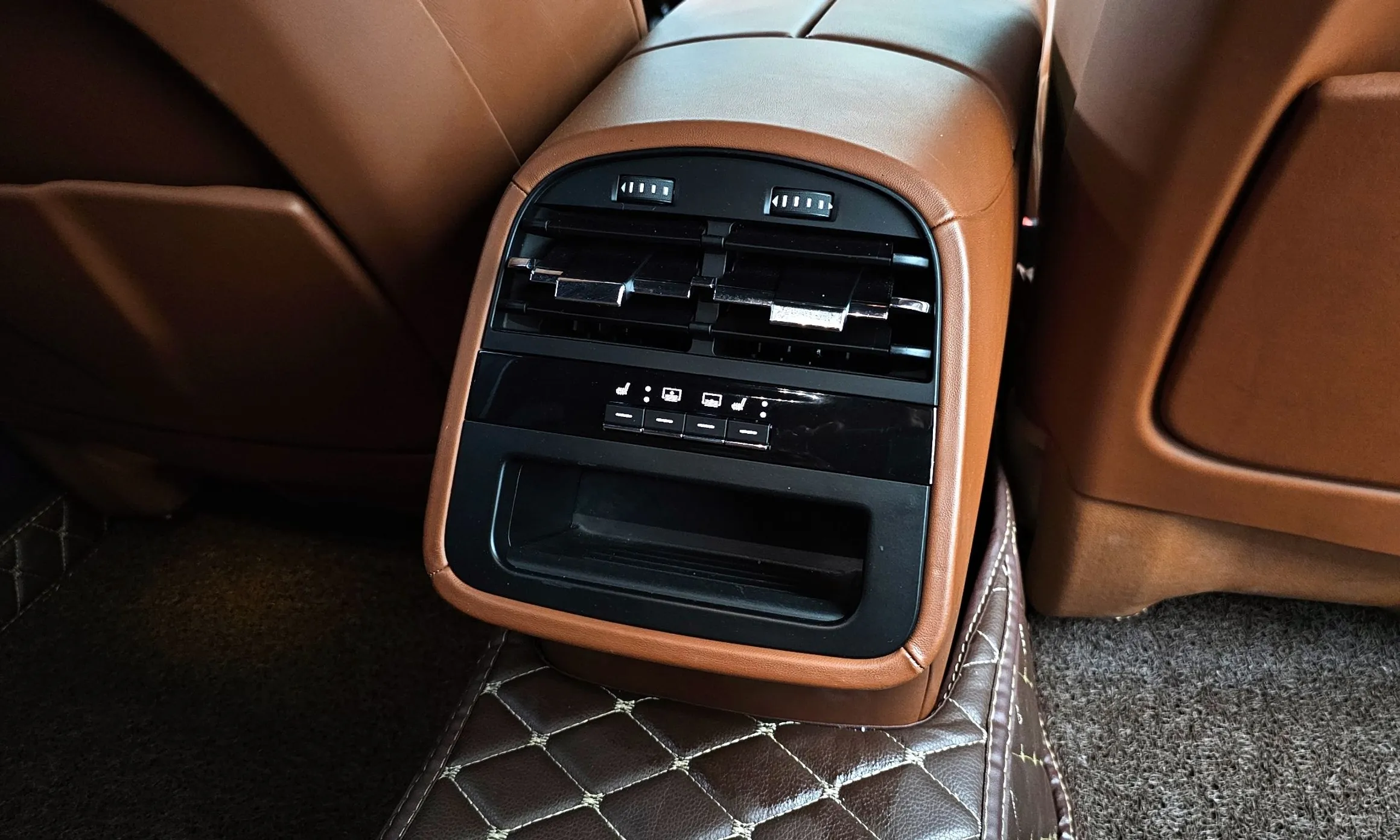 Maserati Quattroporte превью 19