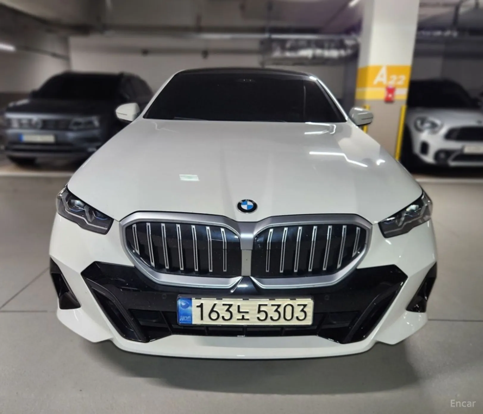 BMW 5 Series (G60) превью 2