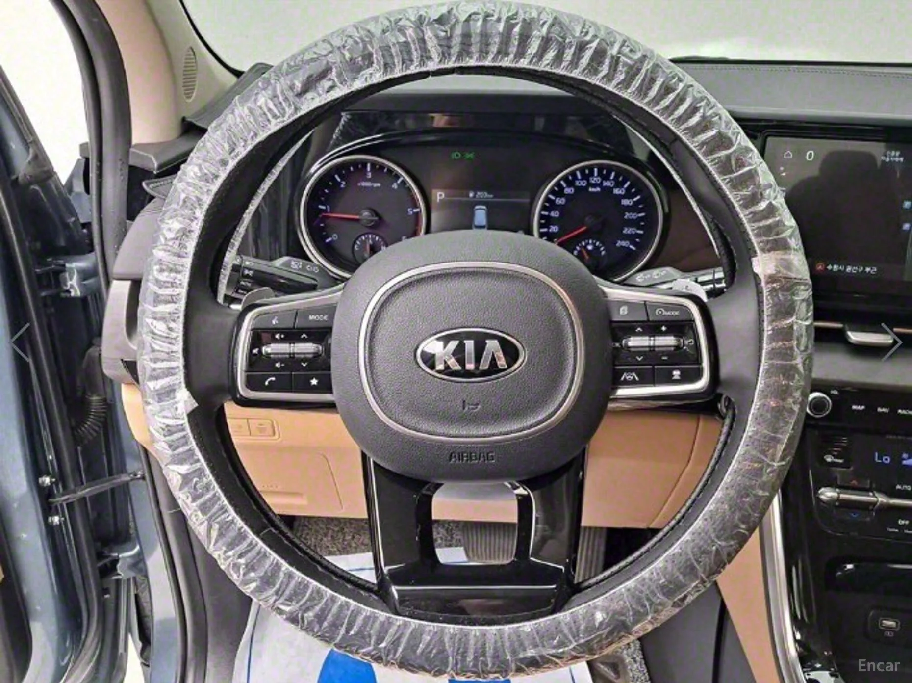 Kia Carnival Gen 4 превью 4