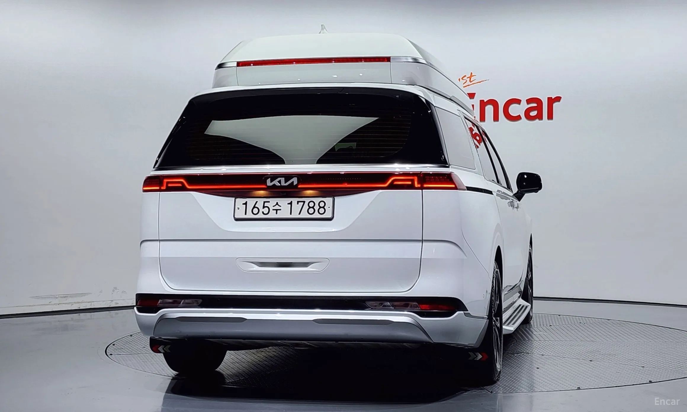 Kia Carnival Gen 4 превью 3