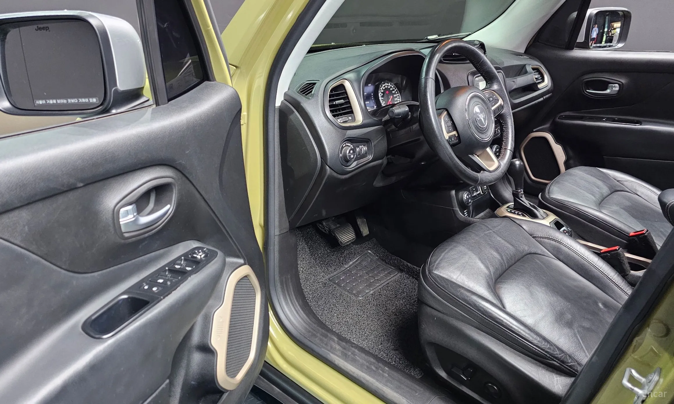 Jeep Renegade превью 11