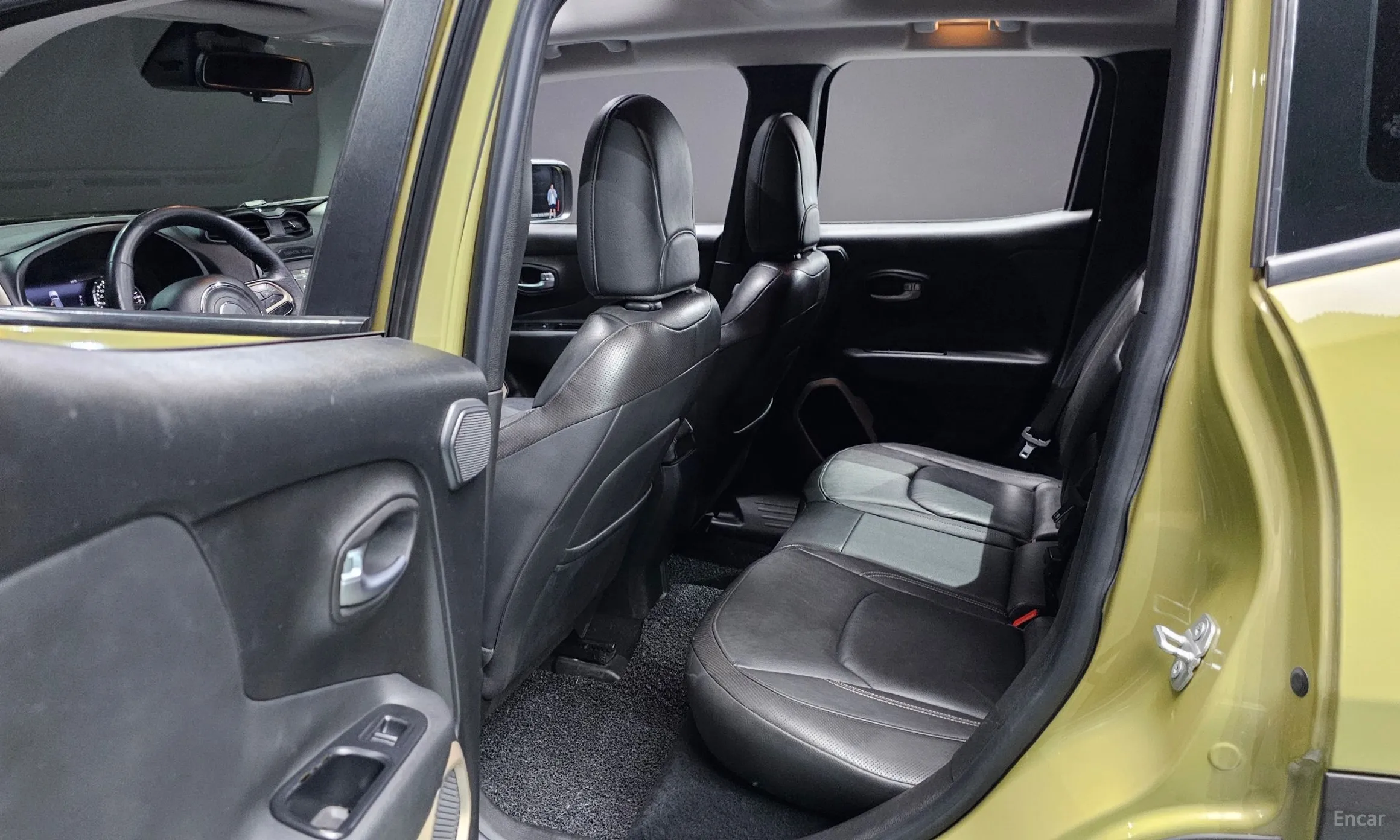 Jeep Renegade превью 12