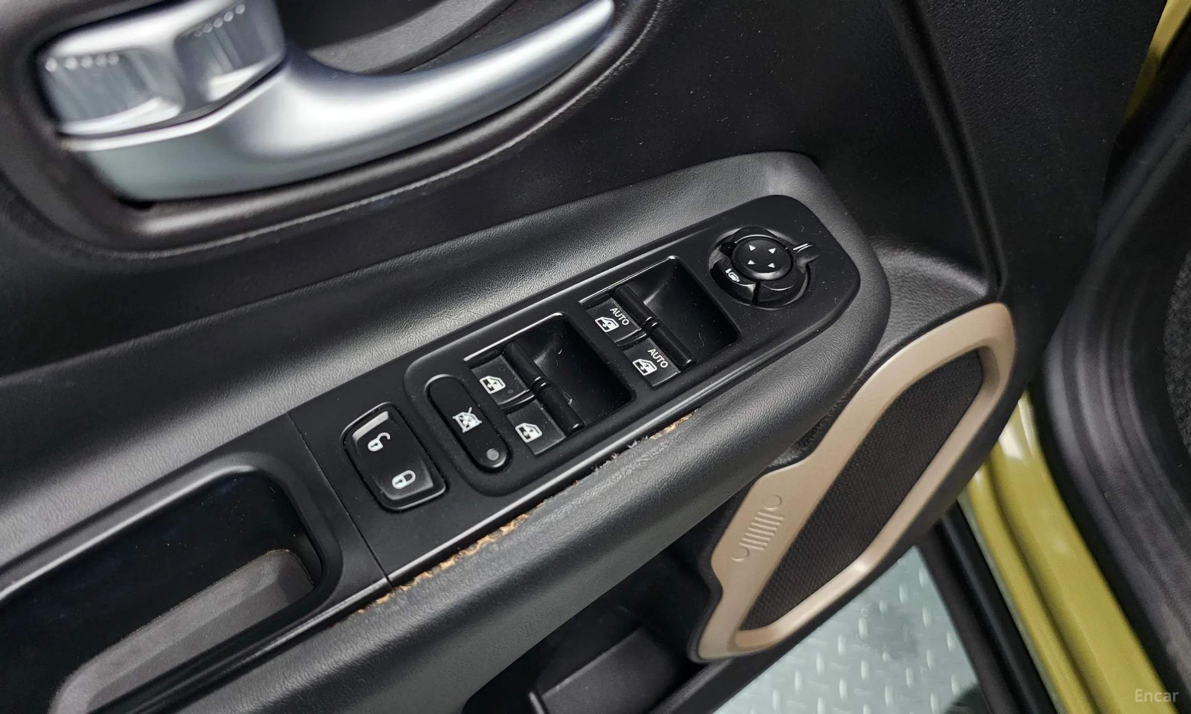 Jeep Renegade превью 18