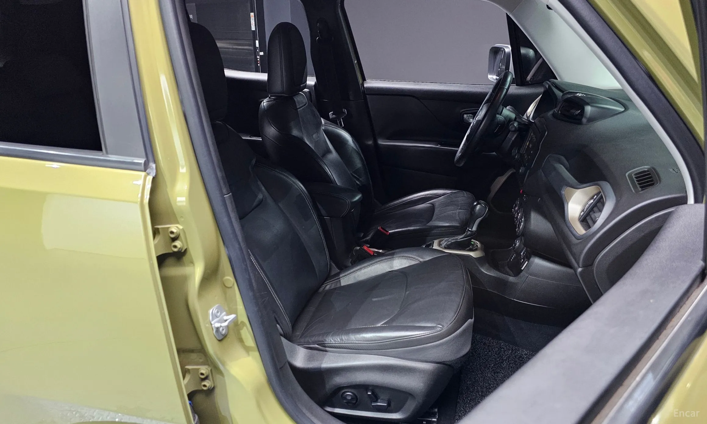 Jeep Renegade превью 9