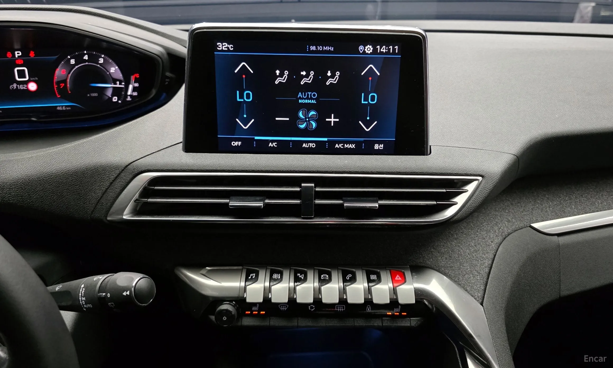 Peugeot 3008 2nd generation превью 16