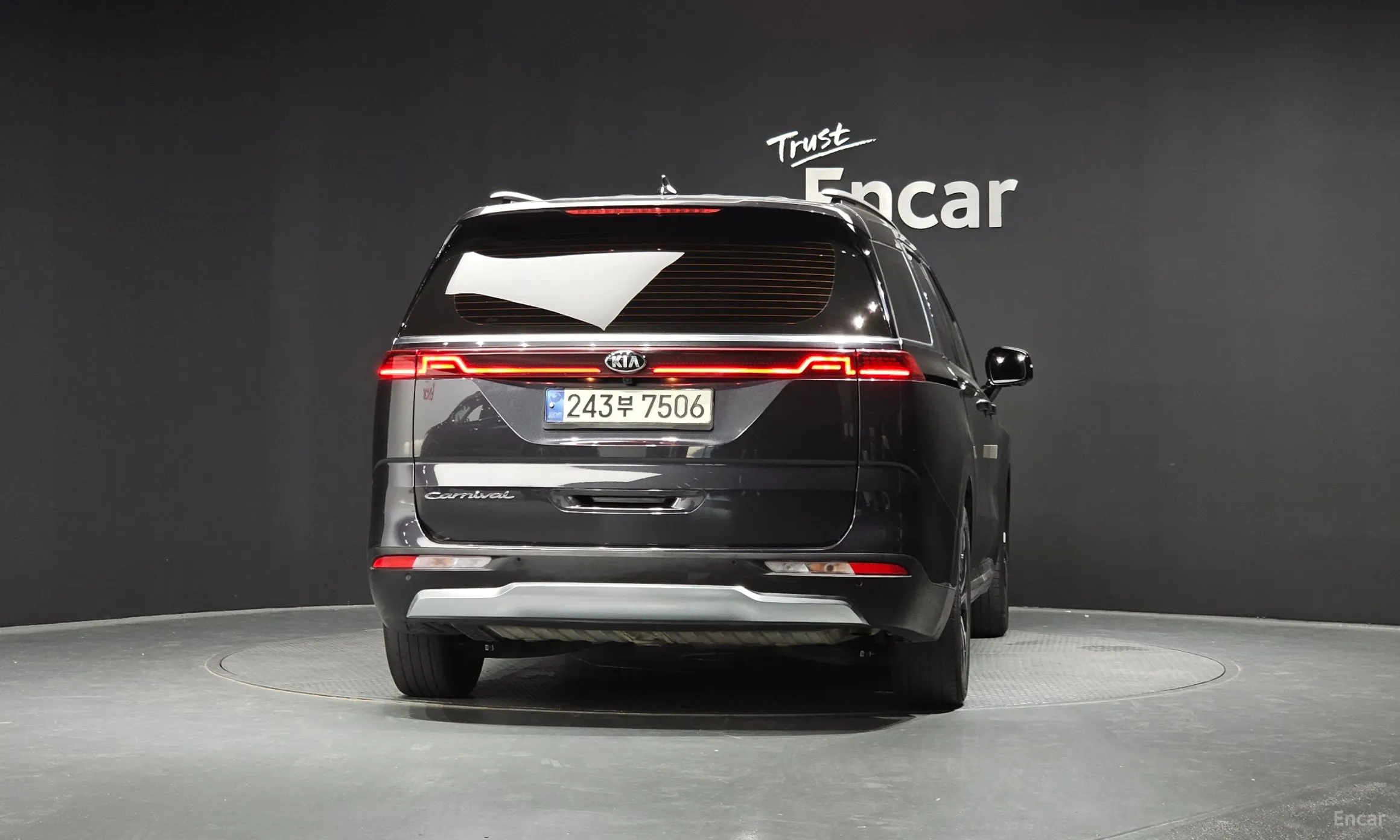 Kia Carnival Gen 4 превью 3
