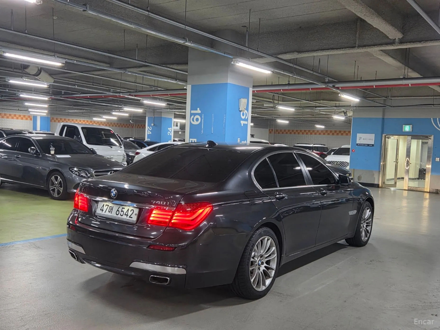 BMW 7 Series (F01)