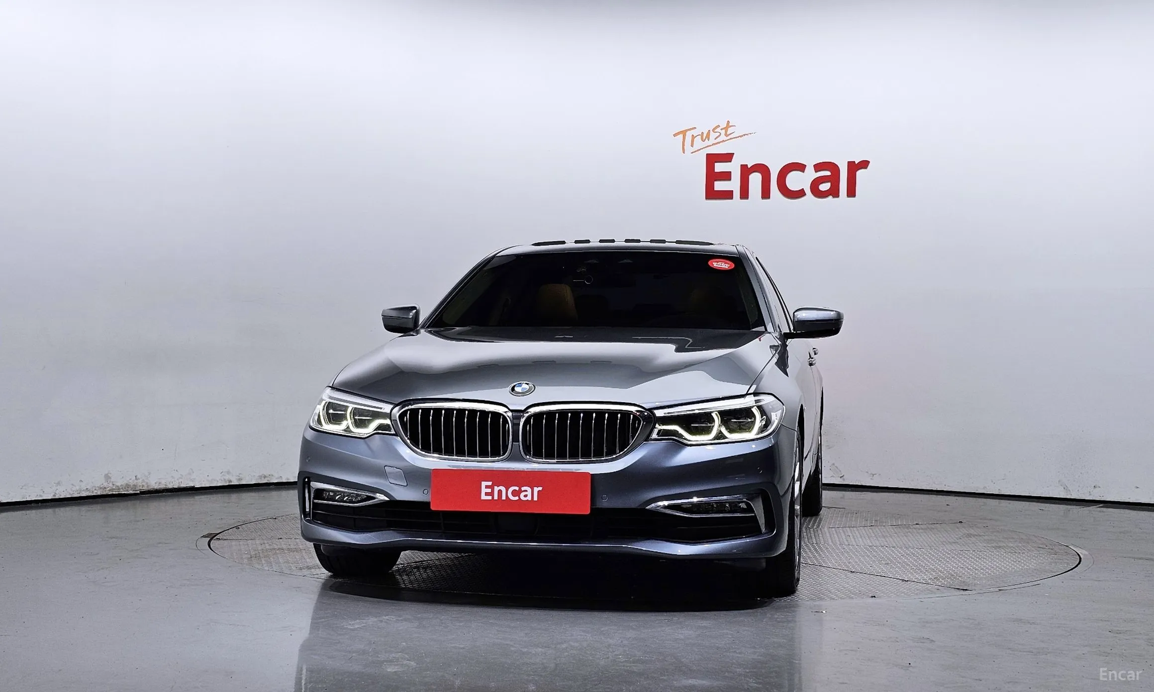 BMW 5 Series (G30) превью 2