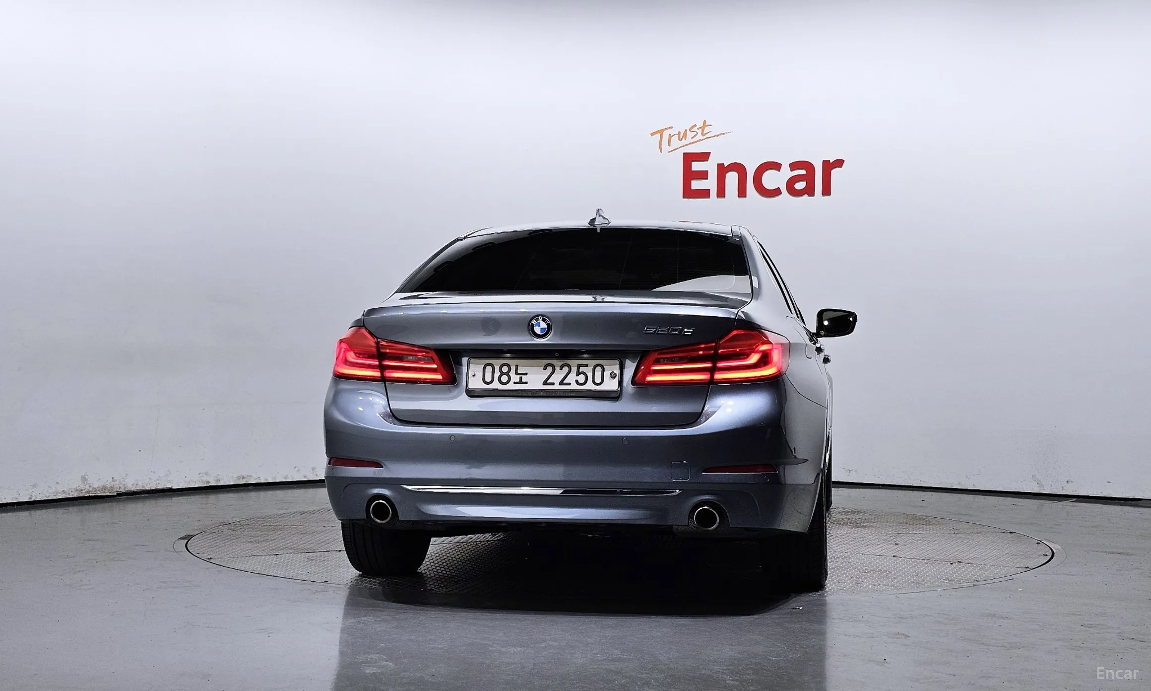 BMW 5 Series (G30) превью 3