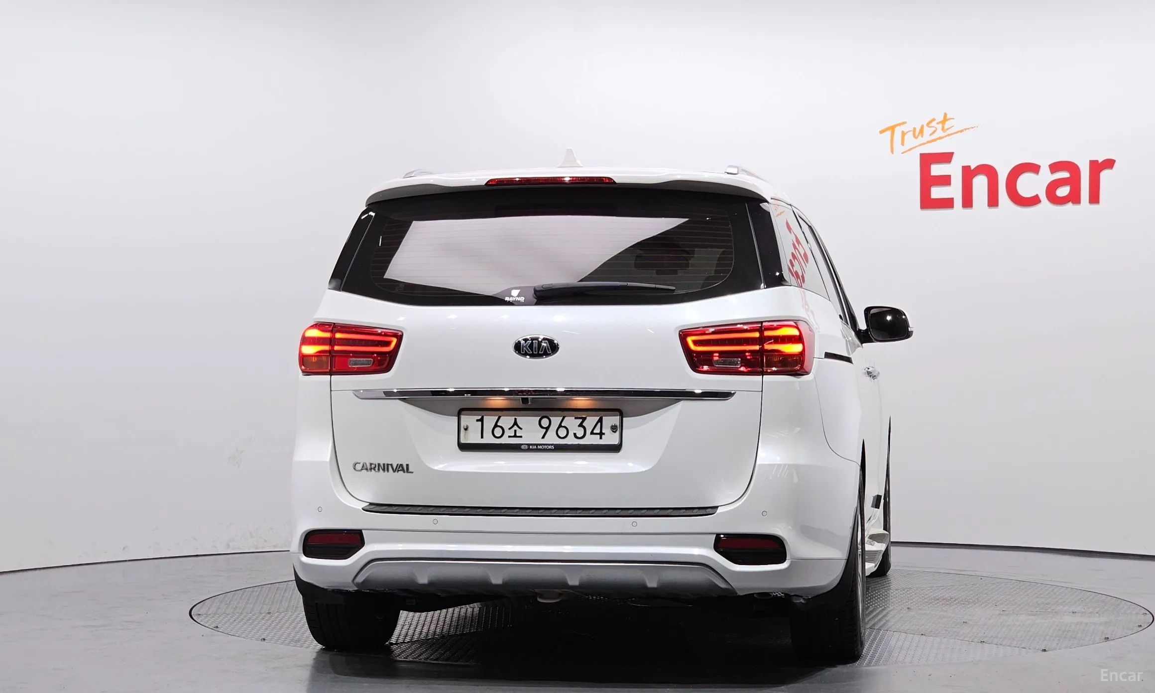 Kia Carnival превью 3