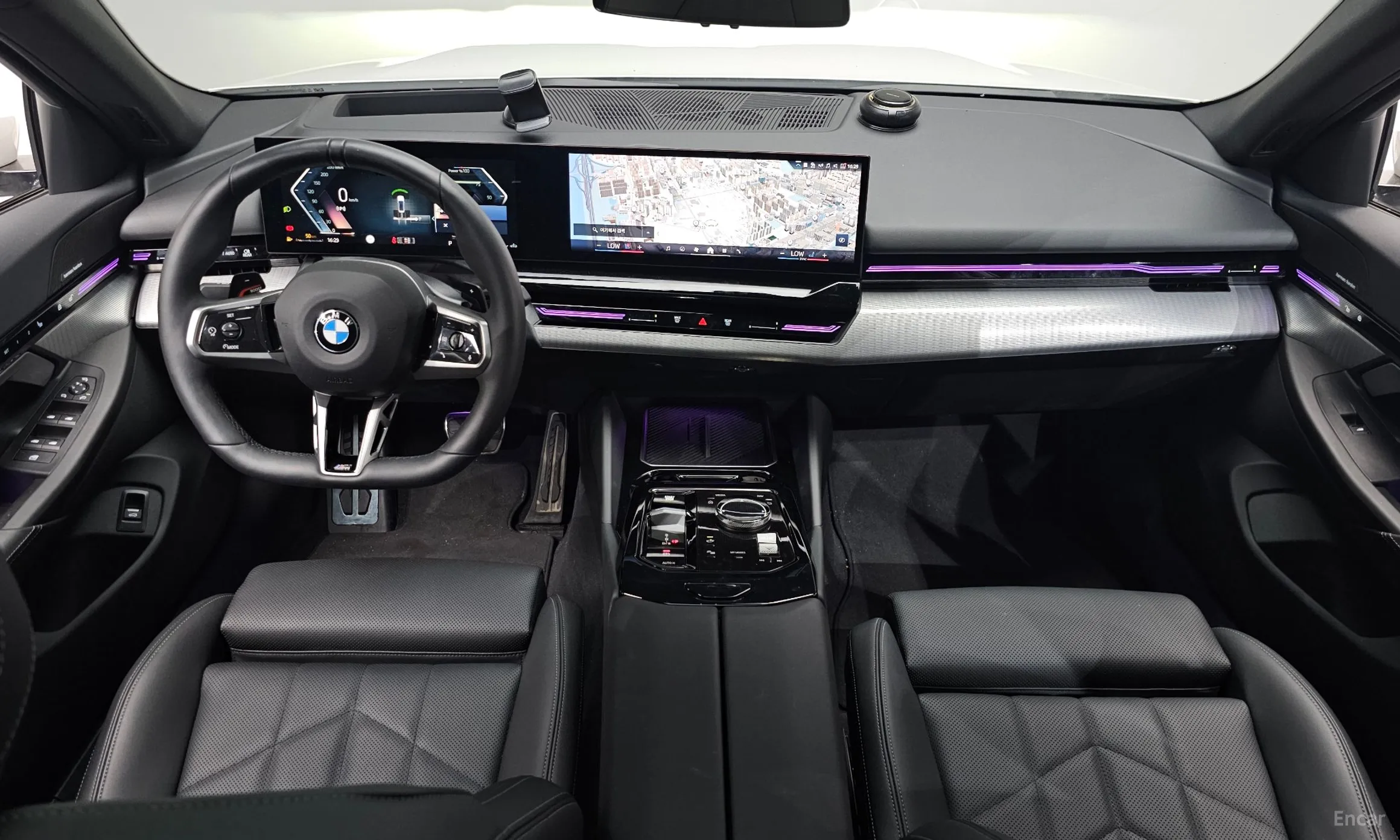 BMW 5 Series (G60) превью 4