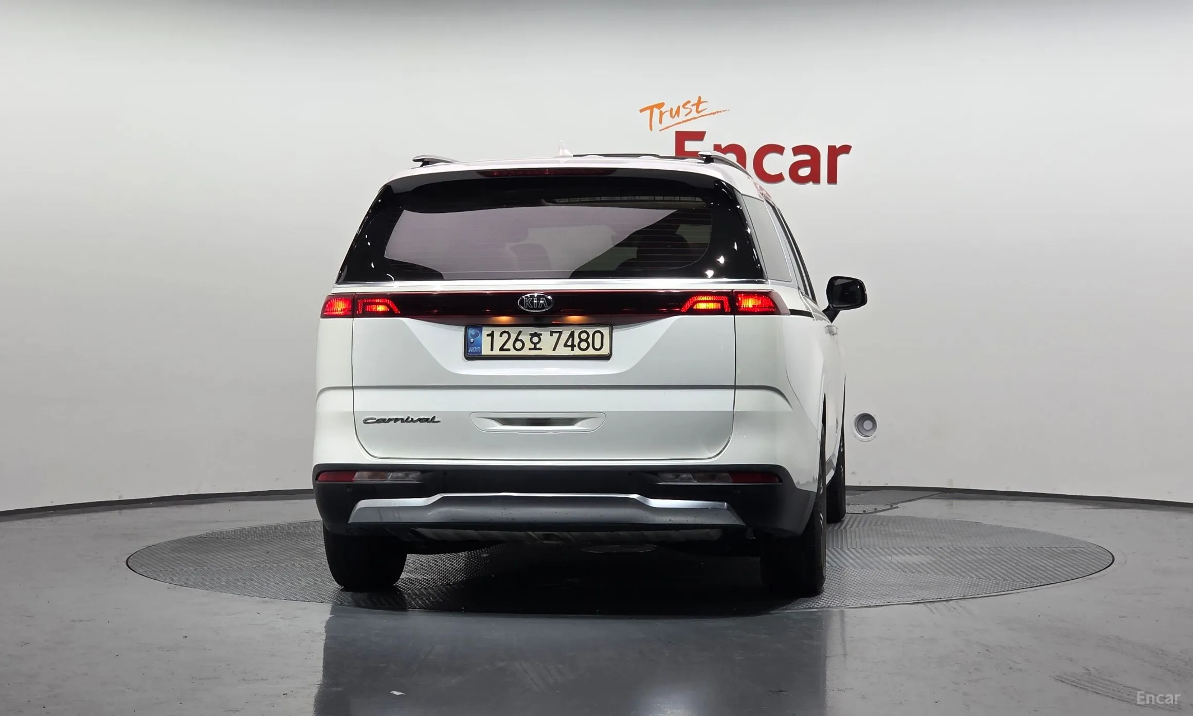 Kia Carnival Gen 4 превью 3