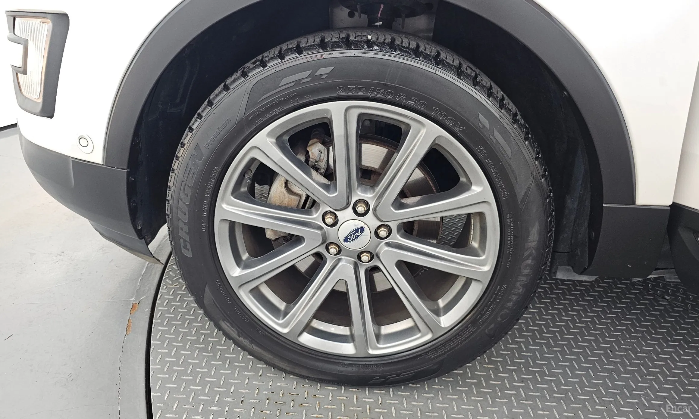 Ford Explorer превью 5