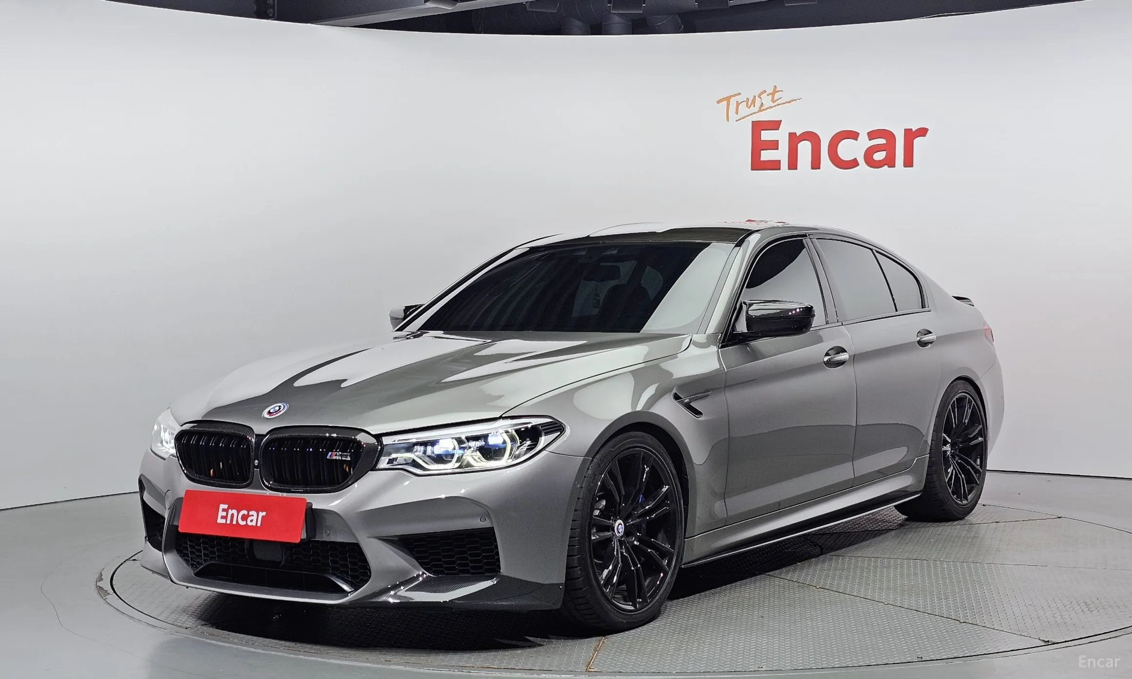 BMW M5 (F90)