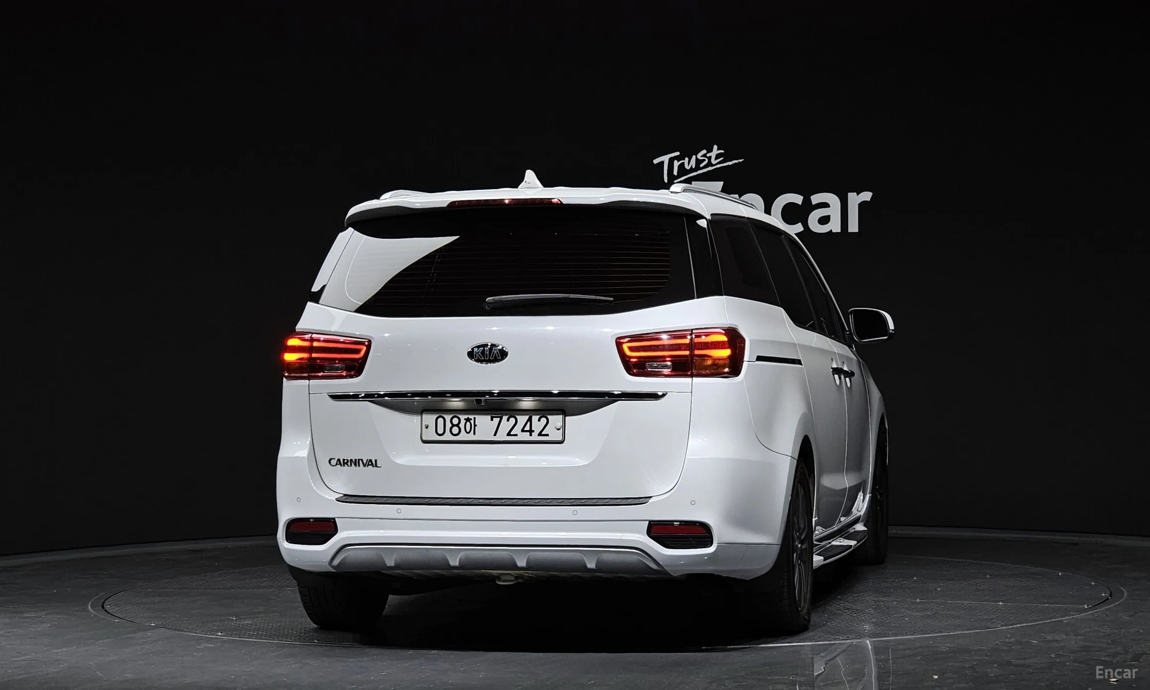 Kia Carnival превью 3
