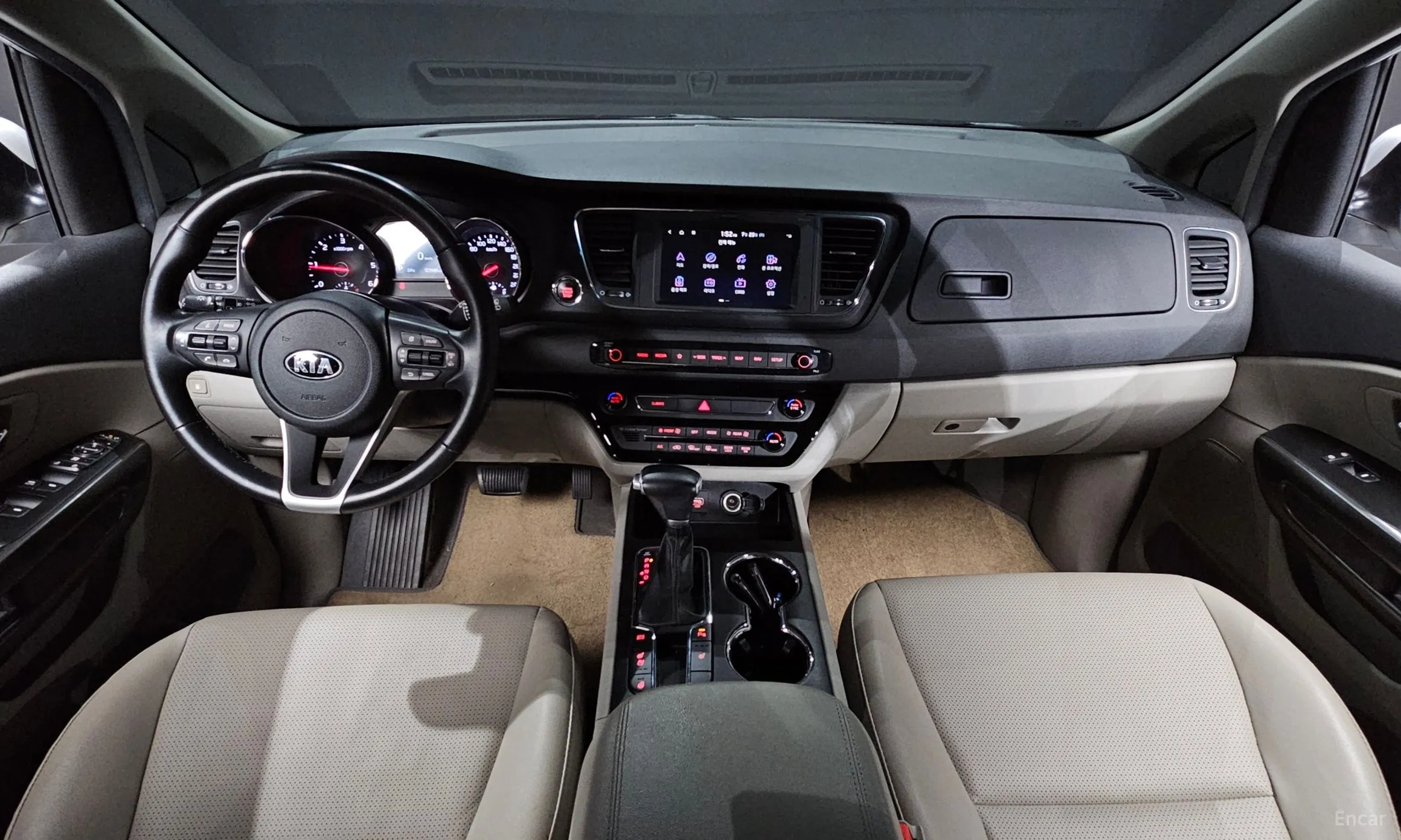 Kia Carnival превью 4