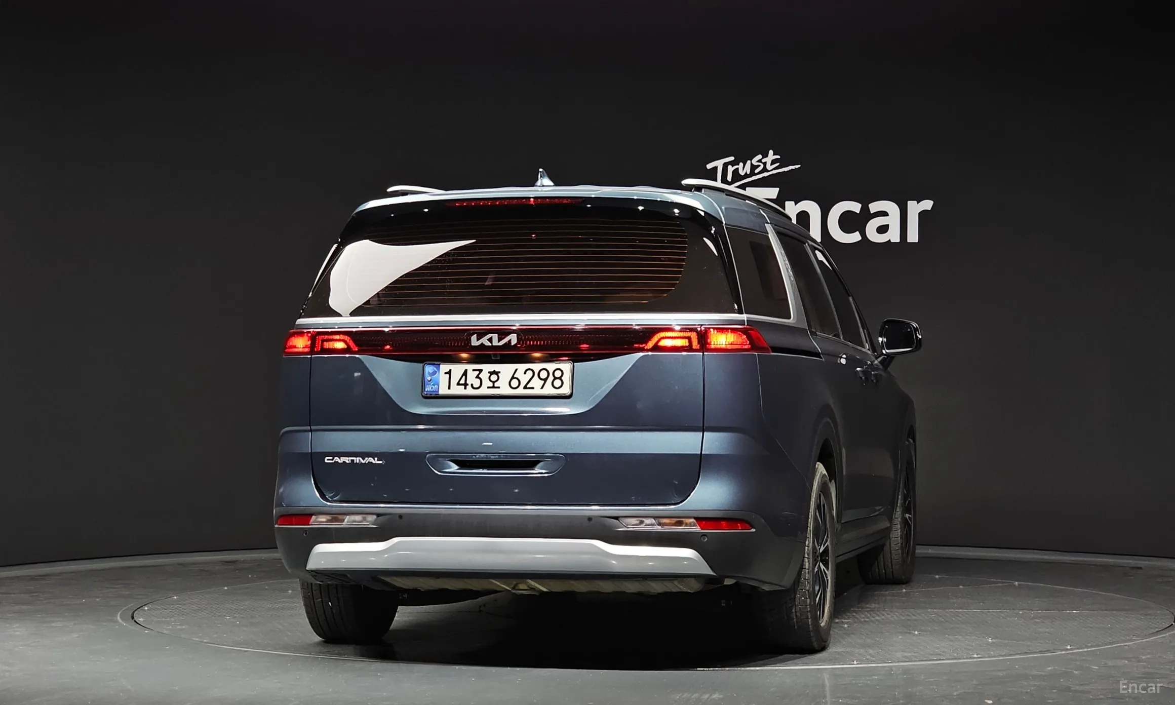 Kia Carnival Gen 4 превью 3