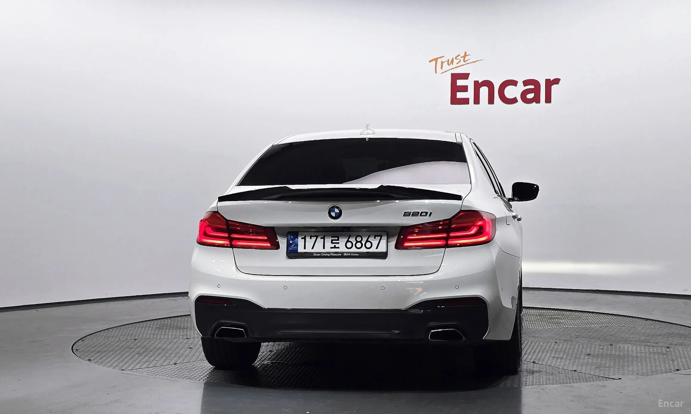 BMW 5 Series (G30) превью 3