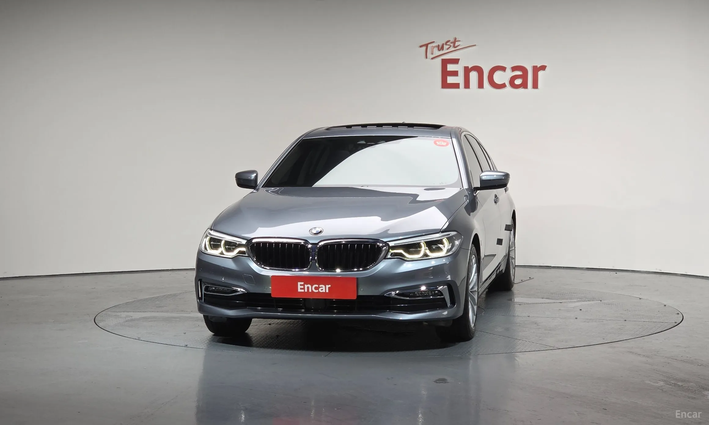 BMW 5 Series (G30) превью 2