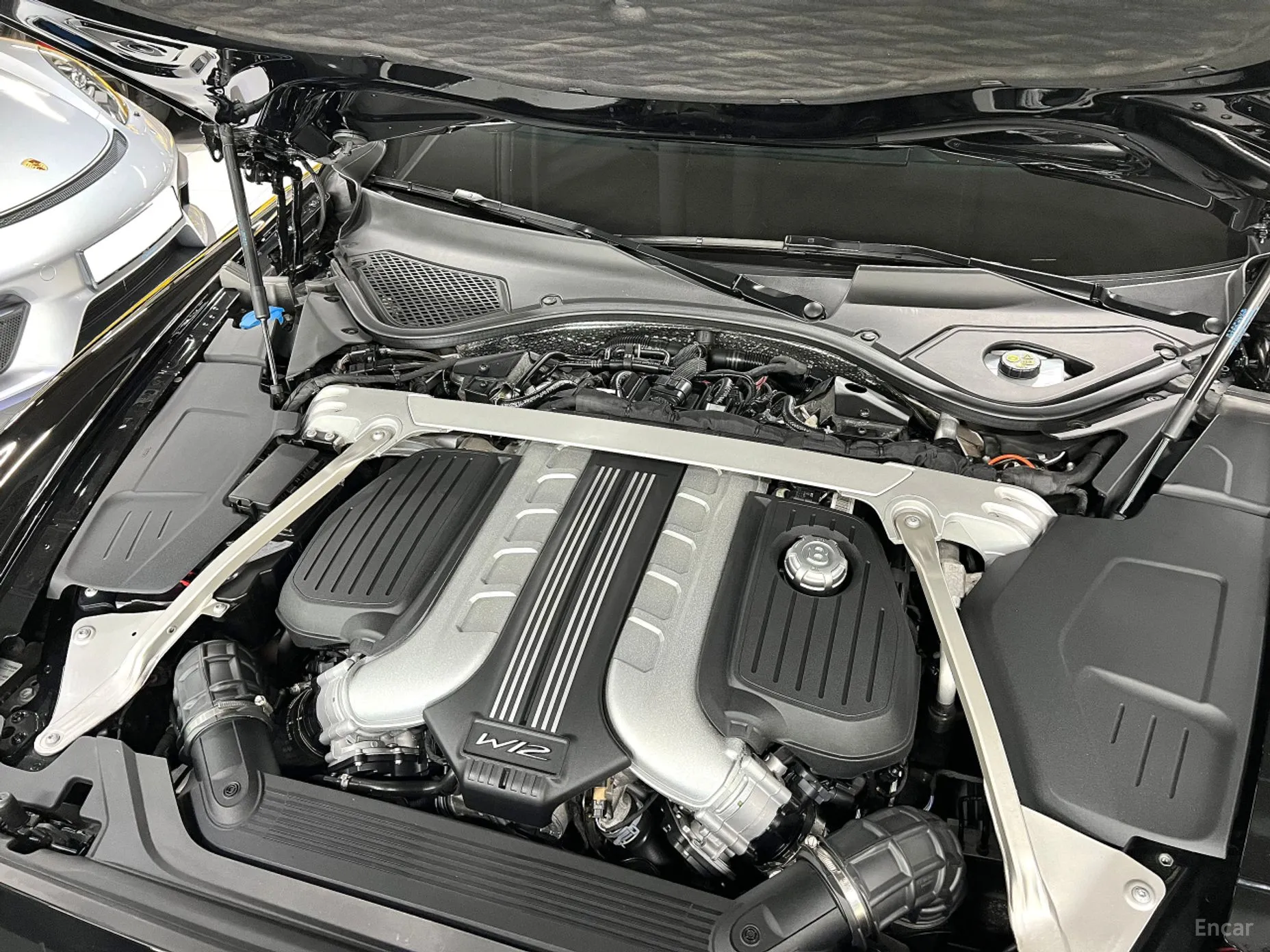Bentley Flying Spur 3rd Generation превью 10