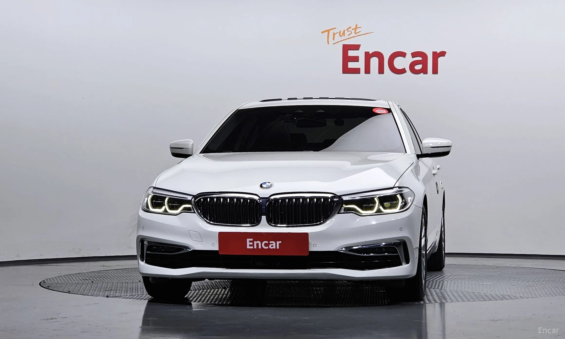 BMW 5 Series (G30) превью 2